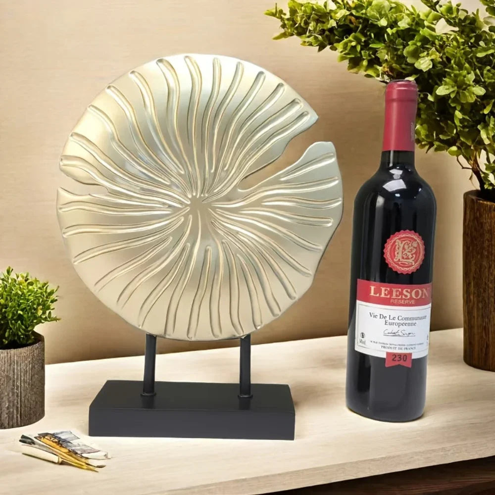 [Suitable Shell Craft for Home] Abstract Conch Screen A Nordic-style Shell Craft Ornament, A Modern Luxury Home Decoration Made Of Resin, Suitable For Living Room, Wine Cabinet, TV Cabinet, And Desk - House Of Avana