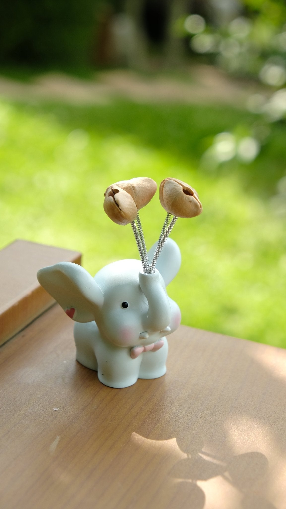 "Sweet Baby Elephant" - Cute Resin Car Ornament with Swaying Seed Balloons
