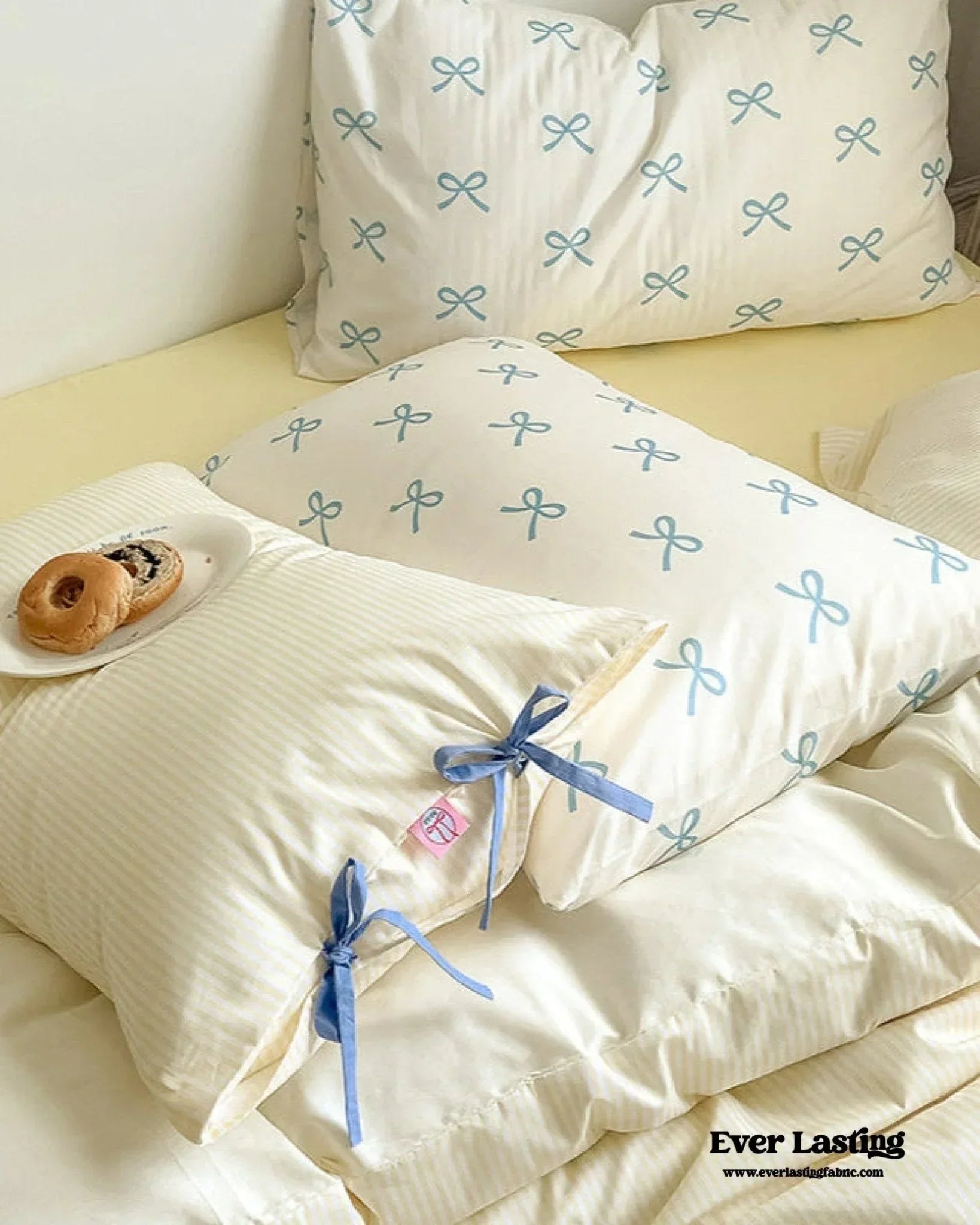 Sweet Bow Striped Bedding Set / Pink Ever Lasting