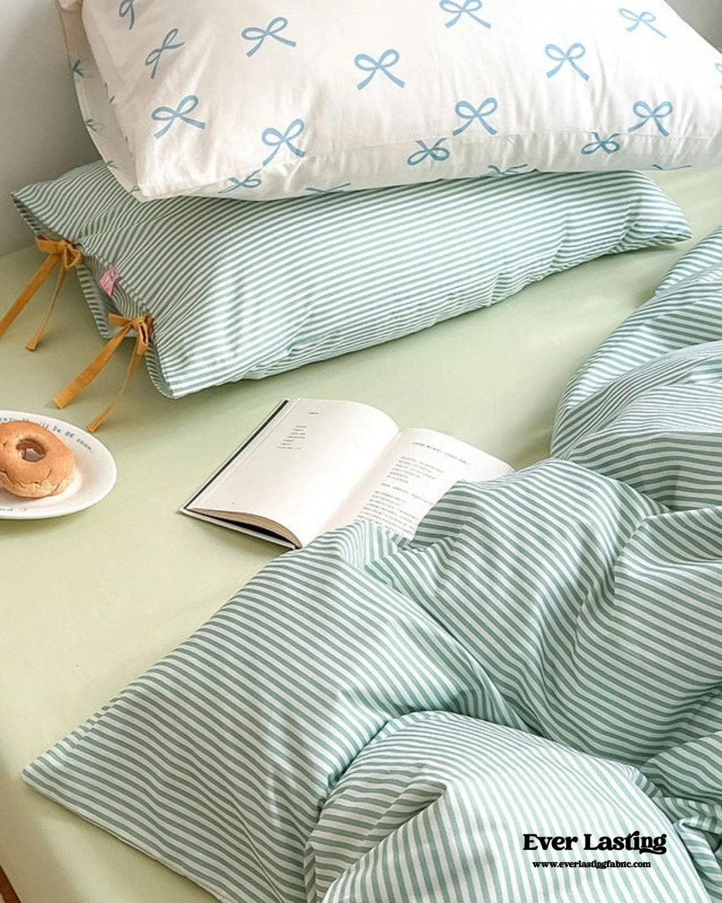 Sweet Bow Striped Bedding Set / Pink Ever Lasting
