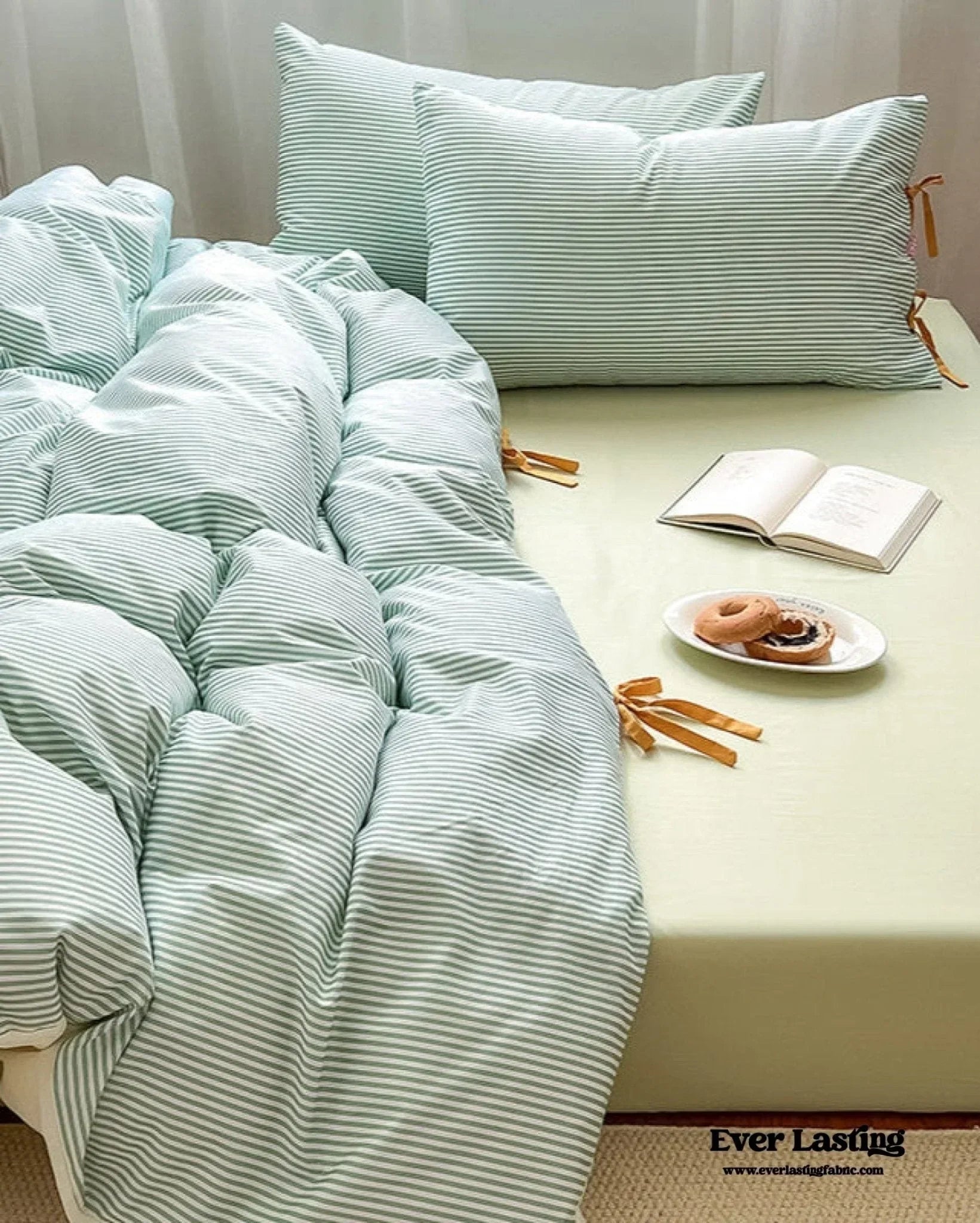 Sweet Bow Striped Bedding Set / Pink Ever Lasting