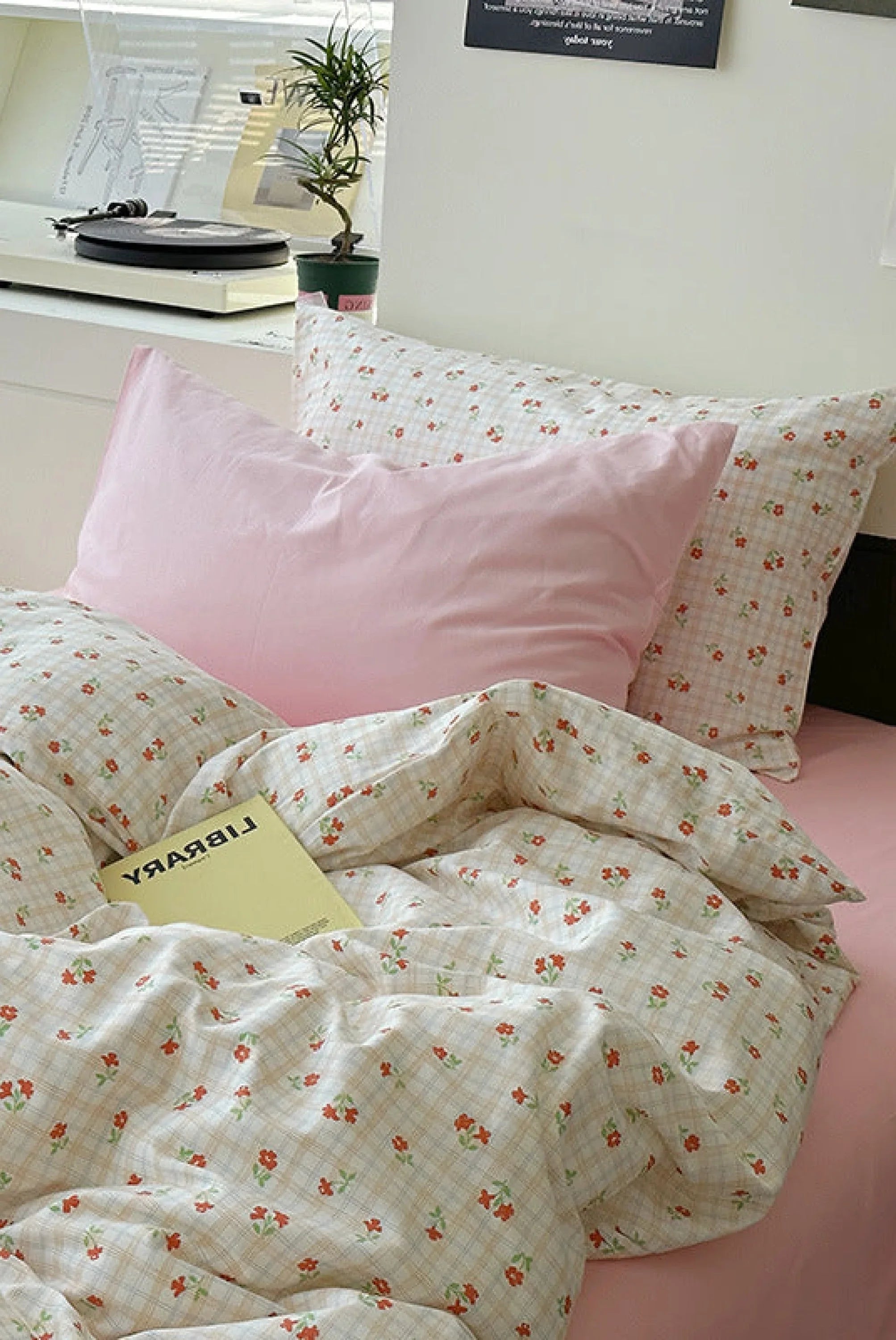 Sweet Floral Bedding Set / Cream Ever Lasting