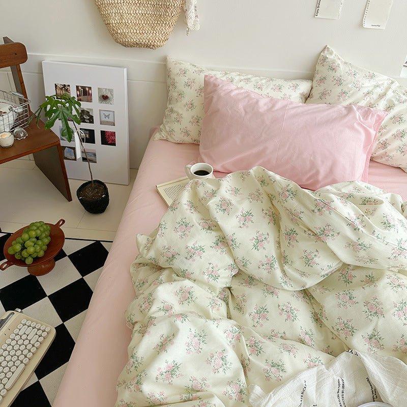 Sweet Floral Bedding Set / Pink Ever Lasting