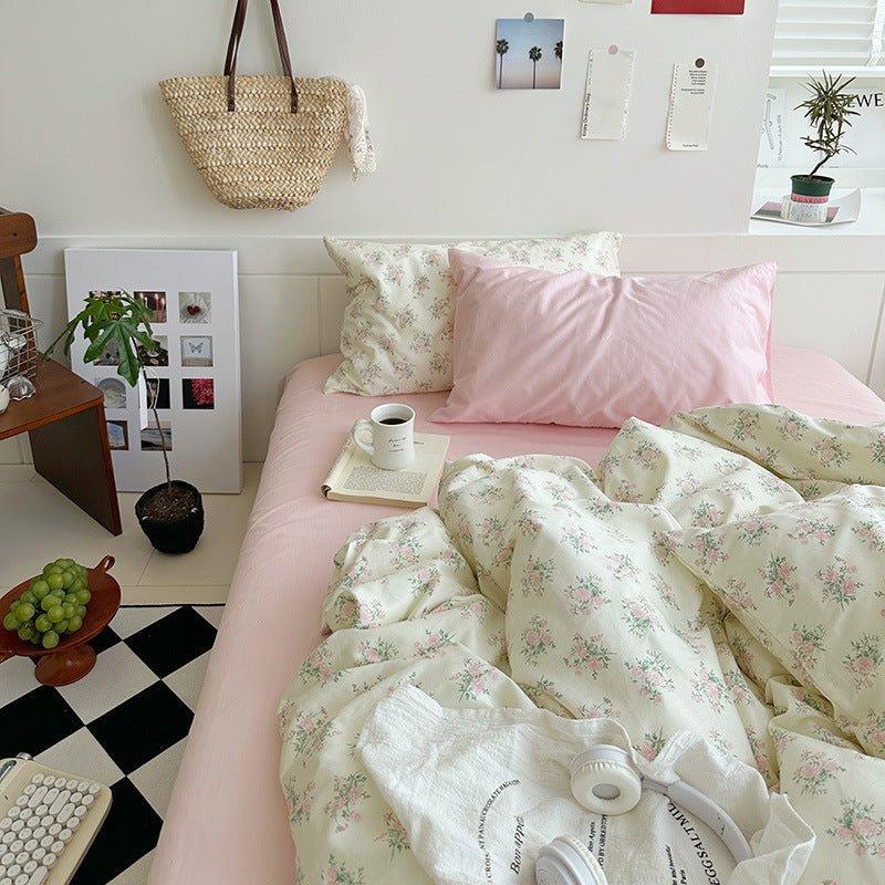 Sweet Floral Bedding Set / Pink Ever Lasting