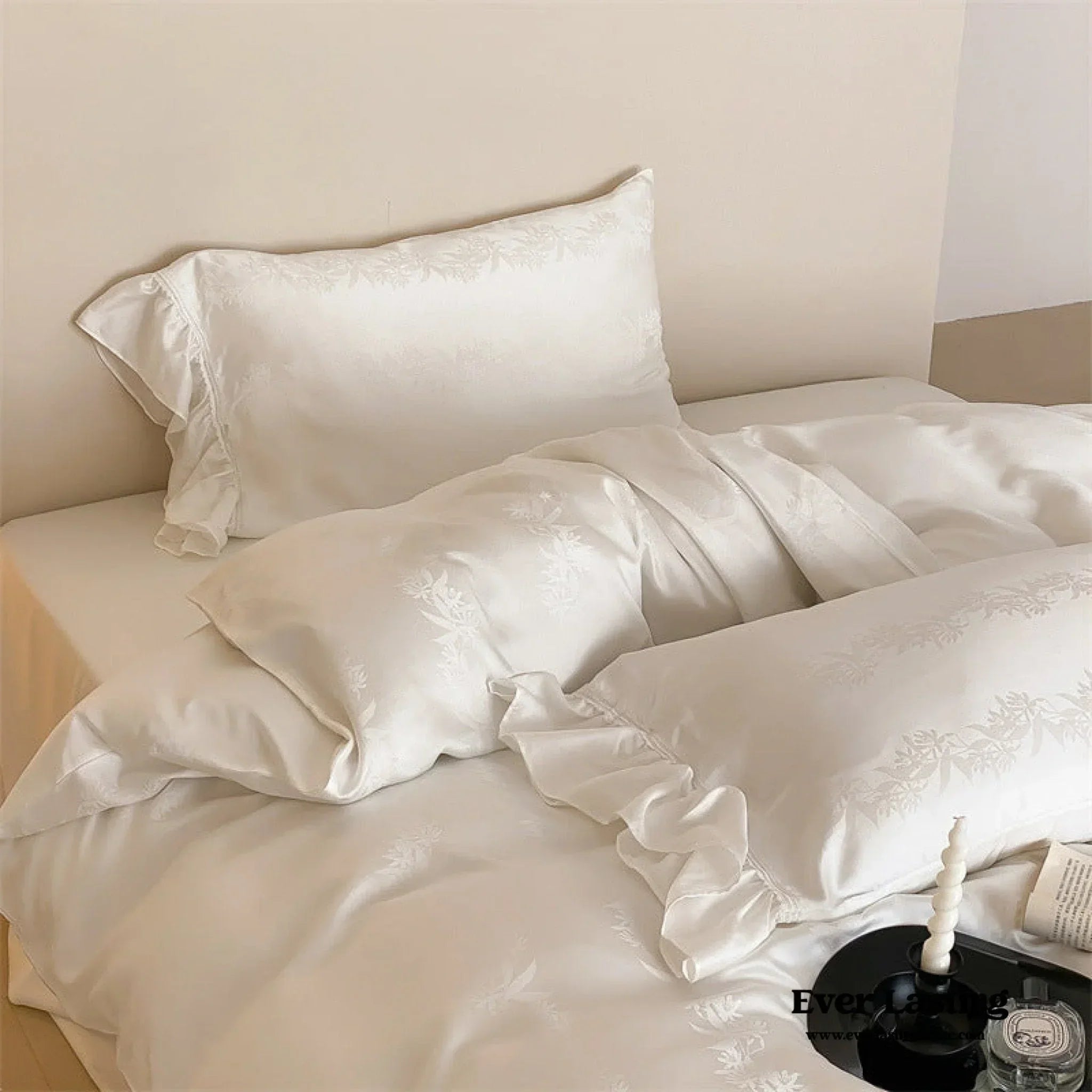 Tencel Silky Floral Ruffle Bedding Set / Snow White Ever Lasting