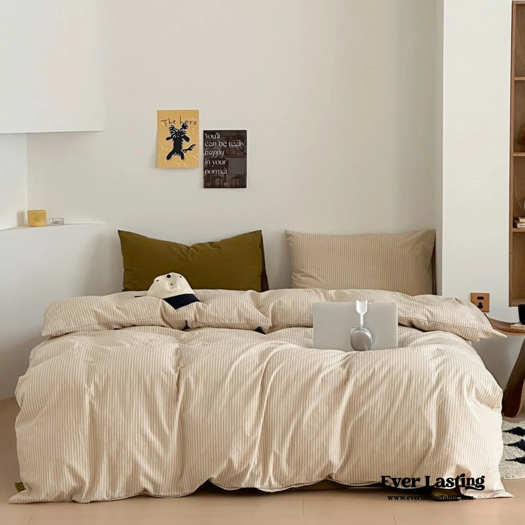 Thin Striped Bedding Set / Red Ever Lasting