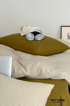 Thin Striped Bedding Set / Red Ever Lasting