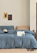 Thin Striped Bedding Set / Red Ever Lasting
