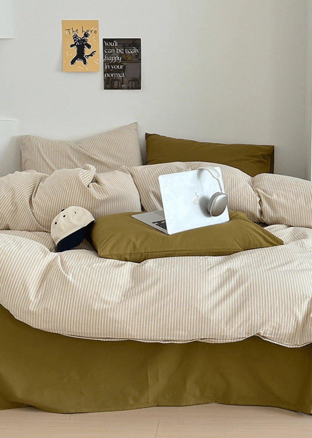 Thin Striped Bedding Set / Red Ever Lasting