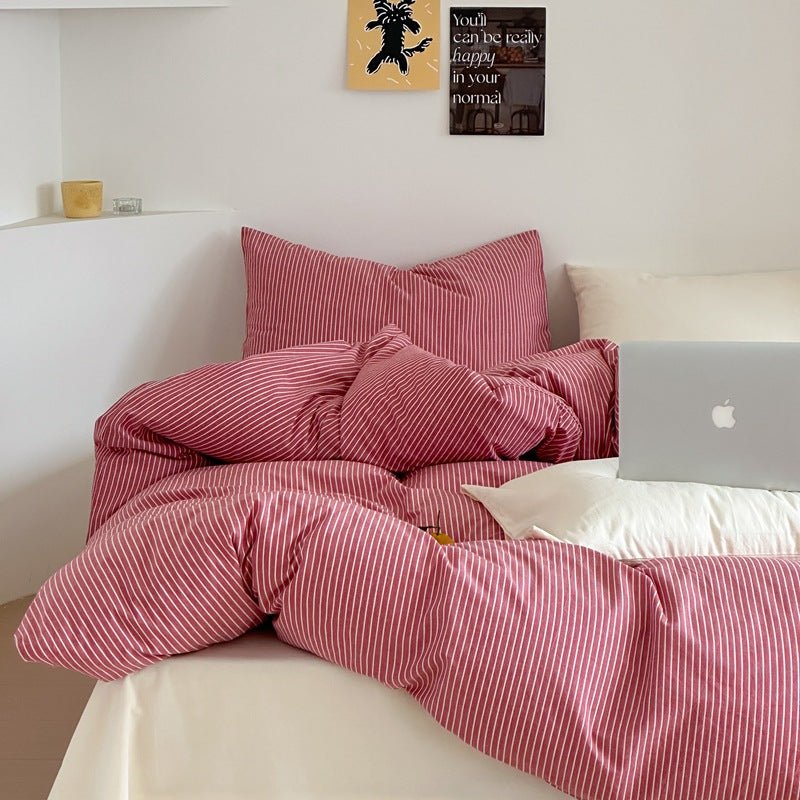 Thin Striped Bedding Set / Red