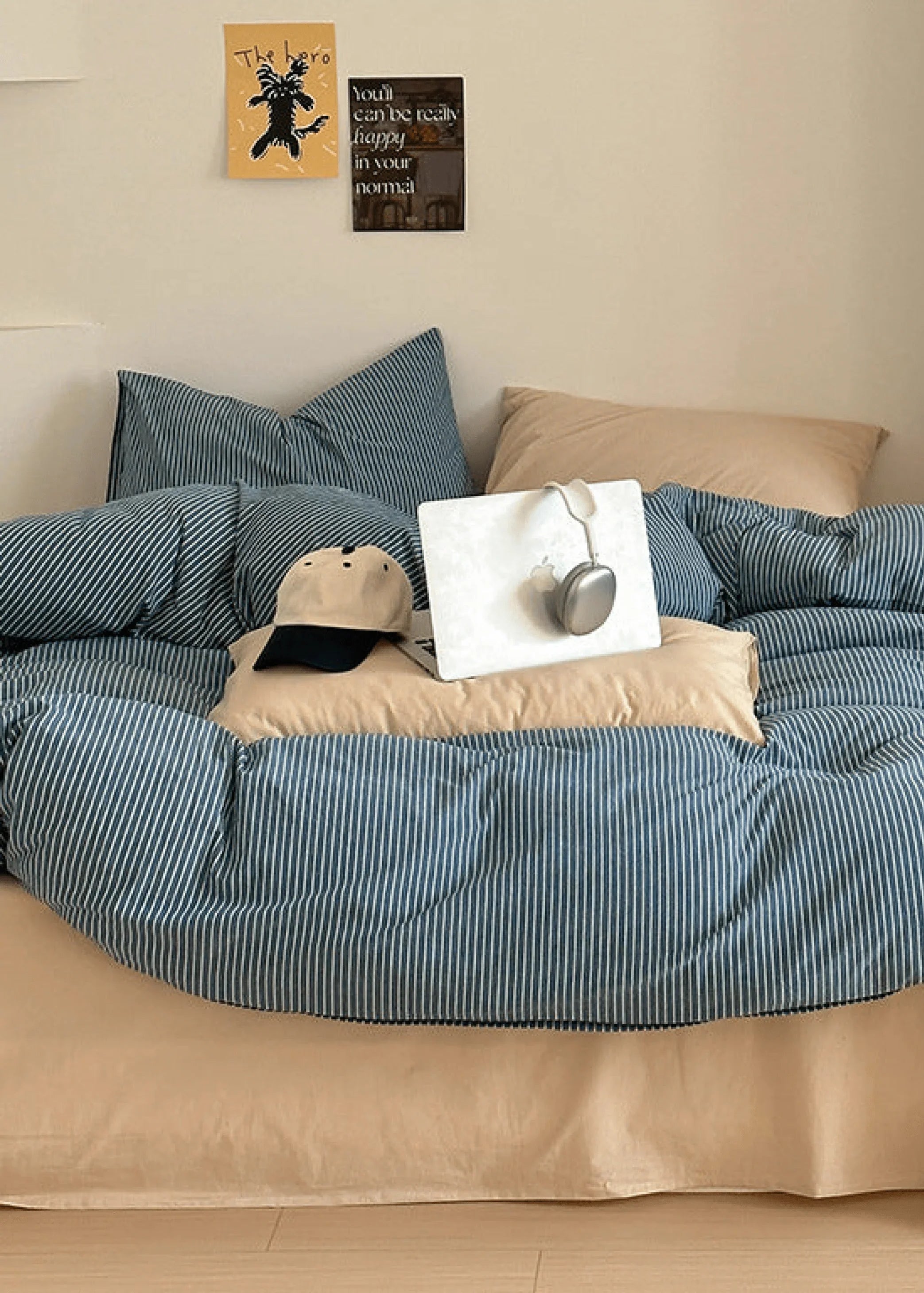 Thin Striped Bedding Set / Red Ever Lasting