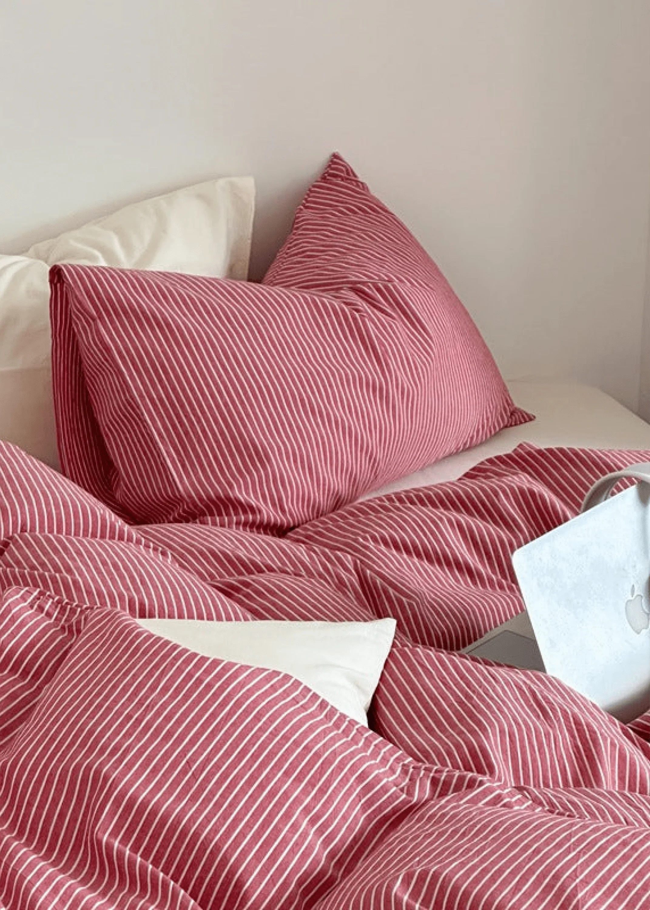 Thin Striped Bedding Set / Red Ever Lasting