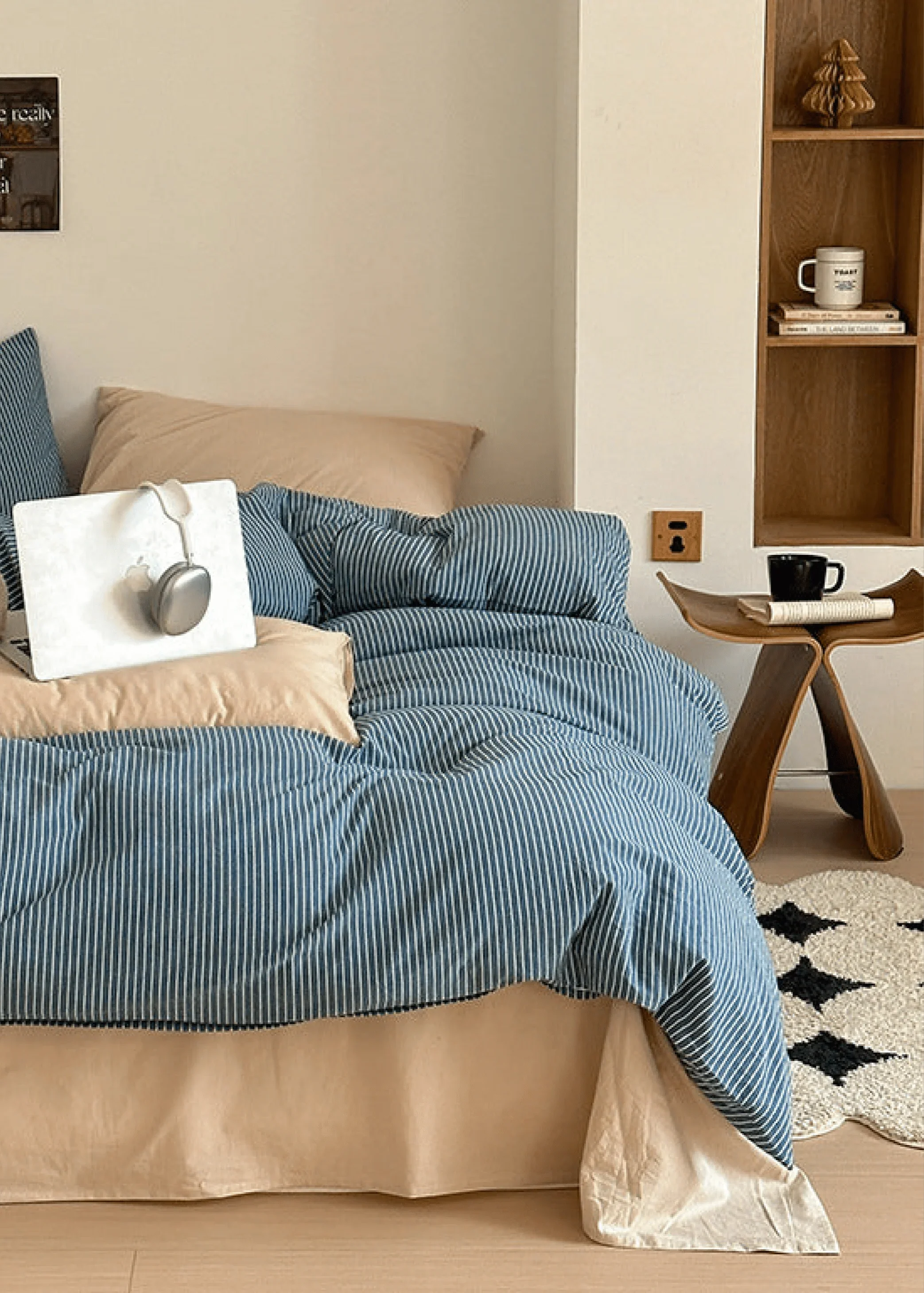 Thin Striped Bedding Set / Red Ever Lasting