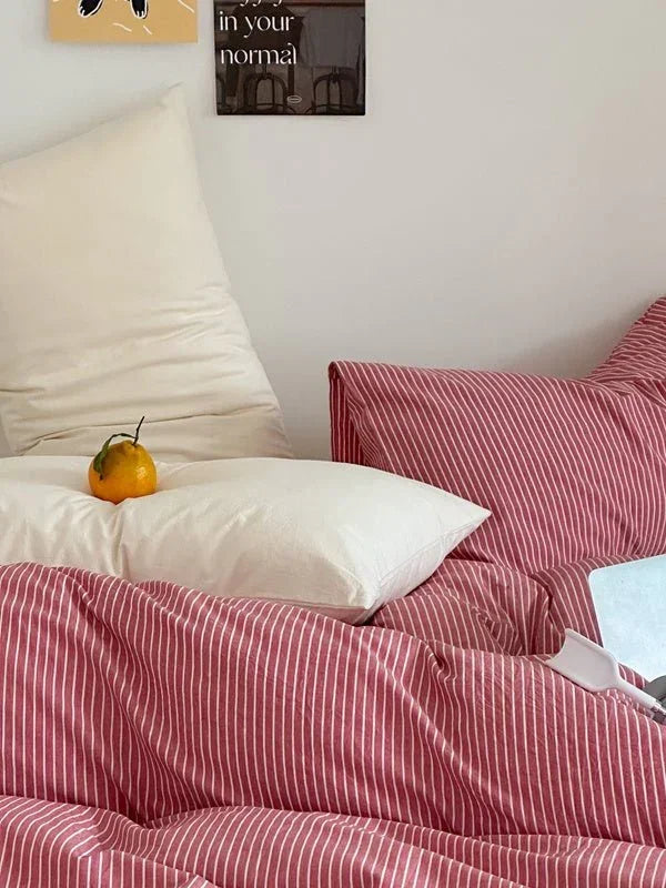 Thin Striped Bedding Set / Red