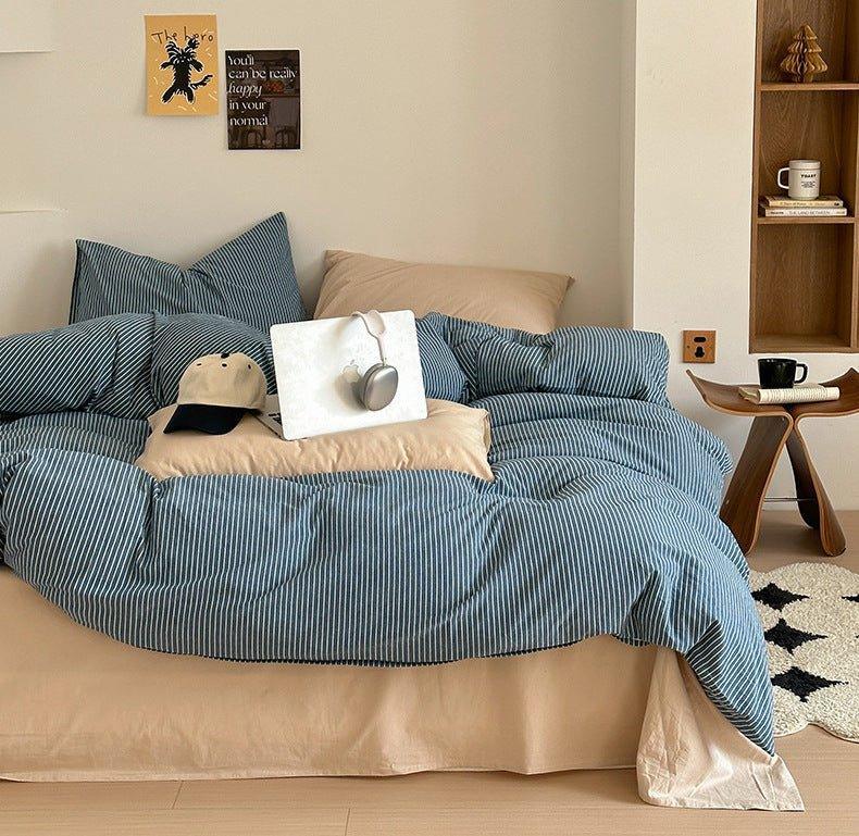 Thin Striped Bedding Set / Red