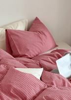 Thin Striped Bedding Set / Red