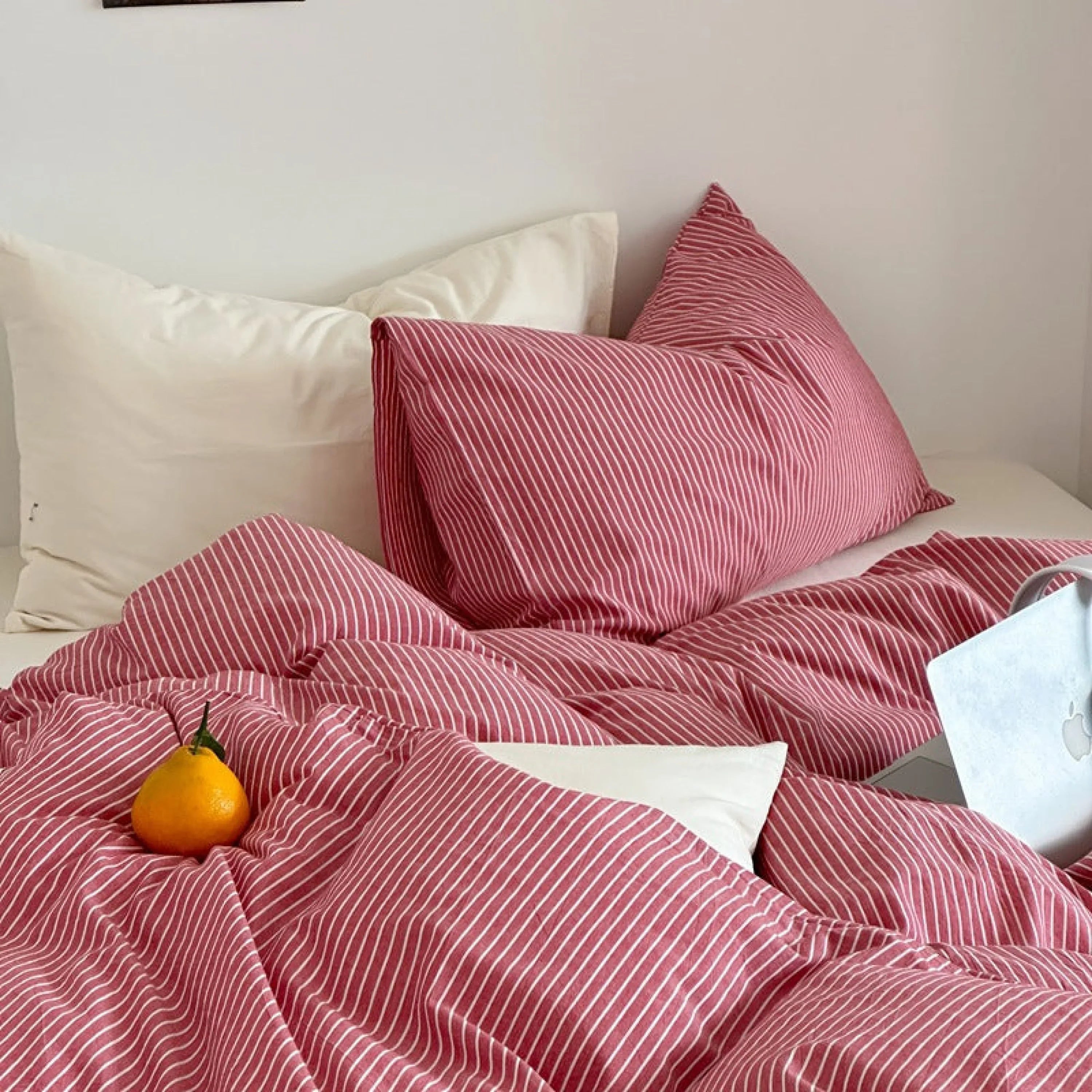Thin Striped Bedding Set / Red Ever Lasting