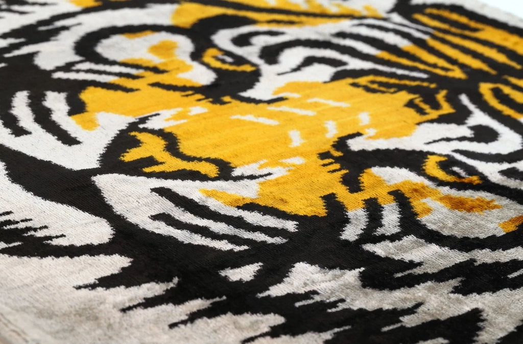 Canvello Handmade Velvet Throw Pillow with Bold Tiger Face Design - High-quality 20x20 Inch Decorative... - House Of Avana