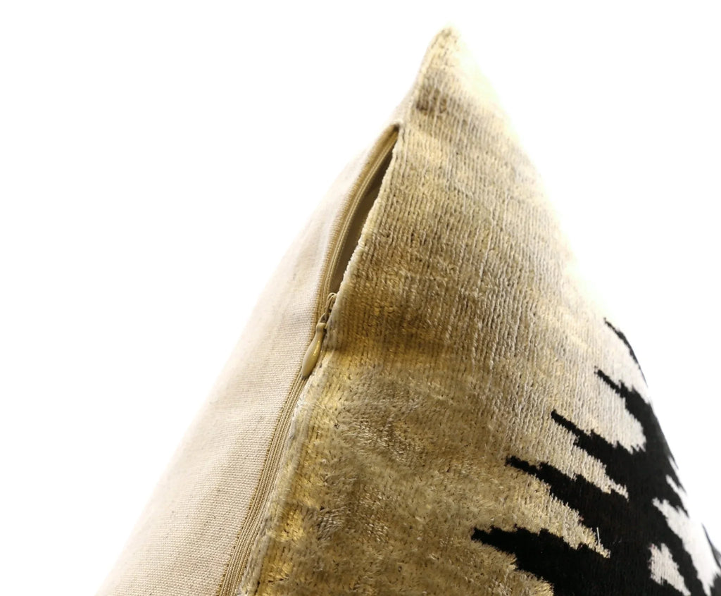 Canvello Handmade Velvet Throw Pillow with Bold Tiger Face Design - High-quality 20x20 Inch Decorative... - House Of Avana