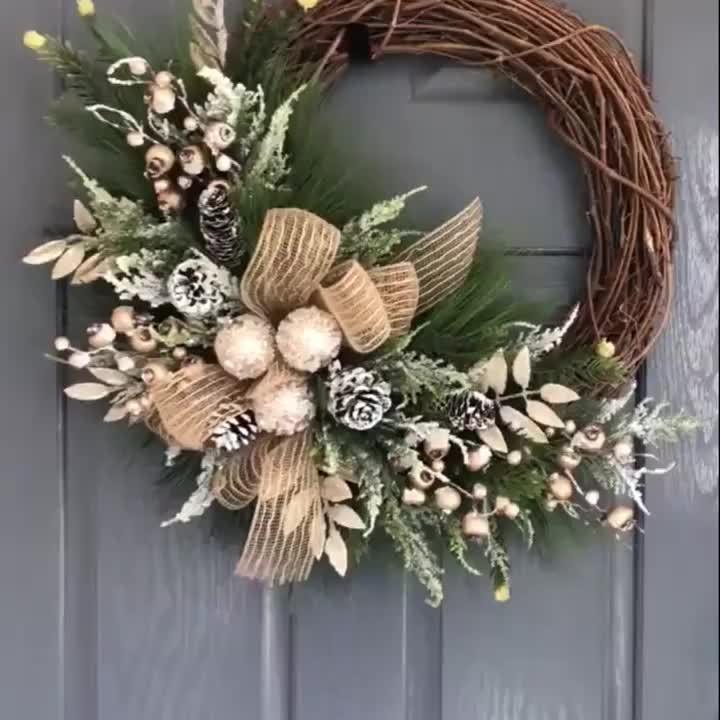 TOPFISH Elegant Cream & Golden Christmas Wreath - Winter Door Hanging Decor with Pine Cones, Golden Accents - Durable Plastic Holiday Decoration for Christmas, Thanksgiving, Fall - No Electricity Needed, Easy Hang with Loop - House Of Avana