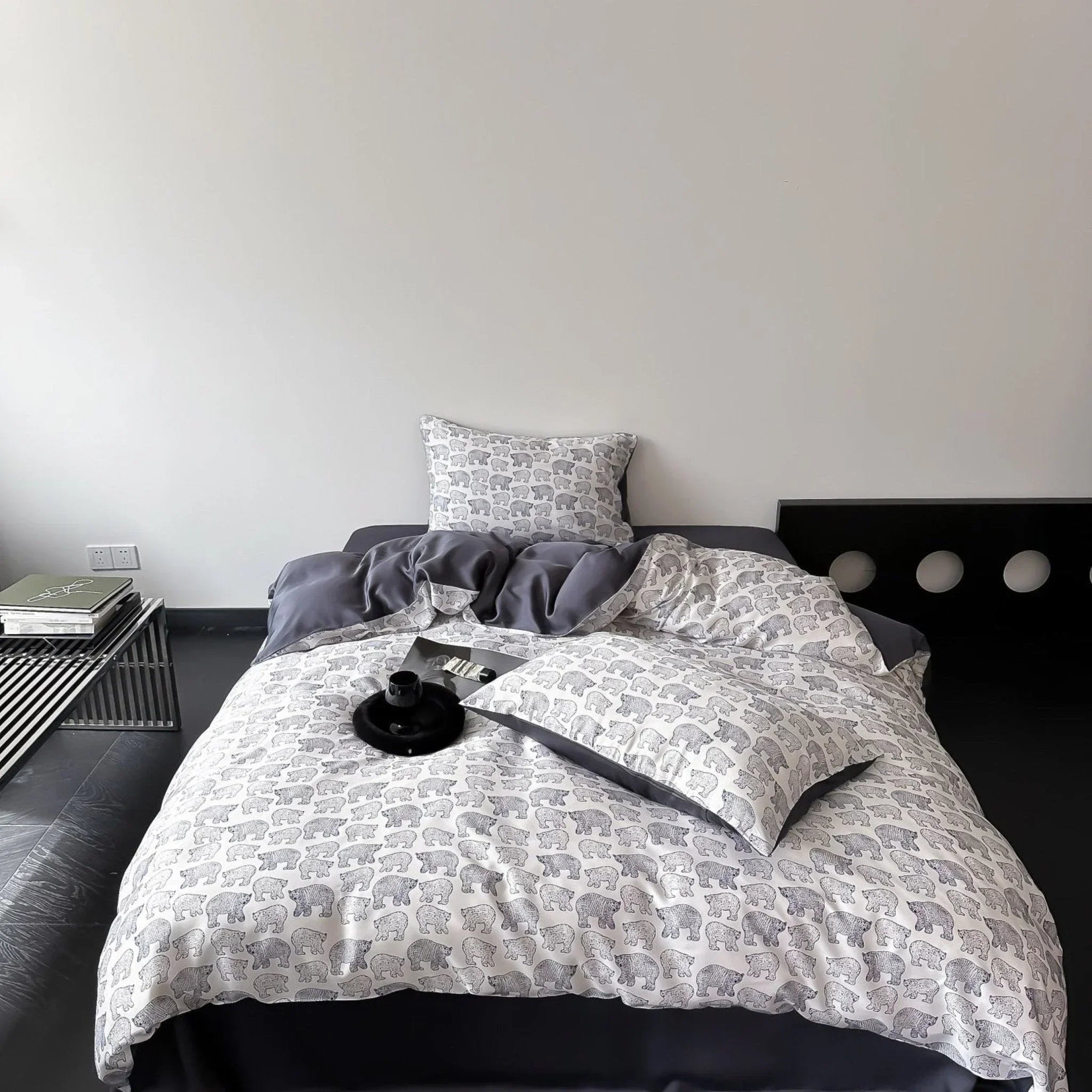 Twilight Zone Silky Tencel Bedding Set / White + Gray Ever Lasting