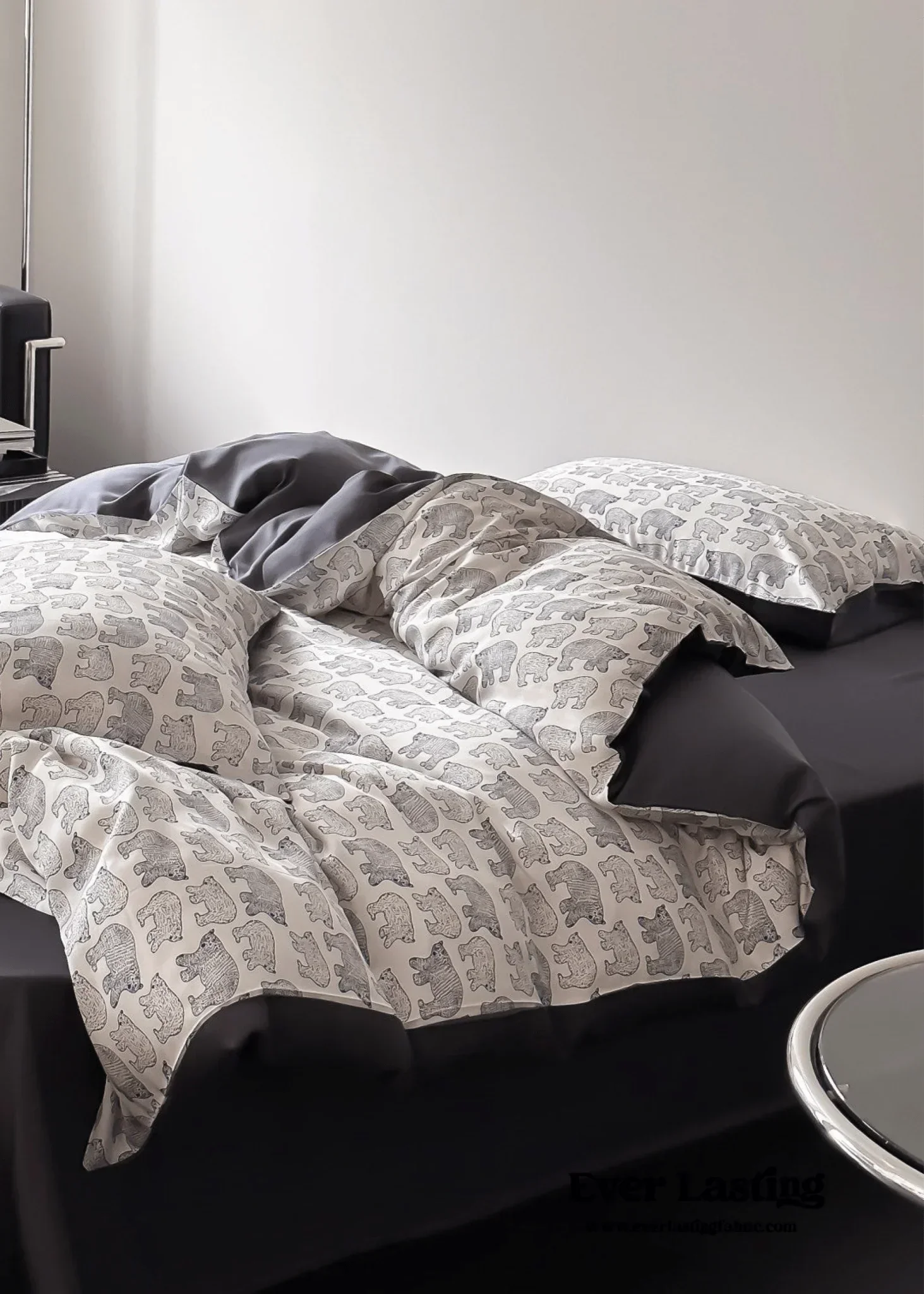 Twilight Zone Silky Tencel Bedding Set / White + Gray Ever Lasting