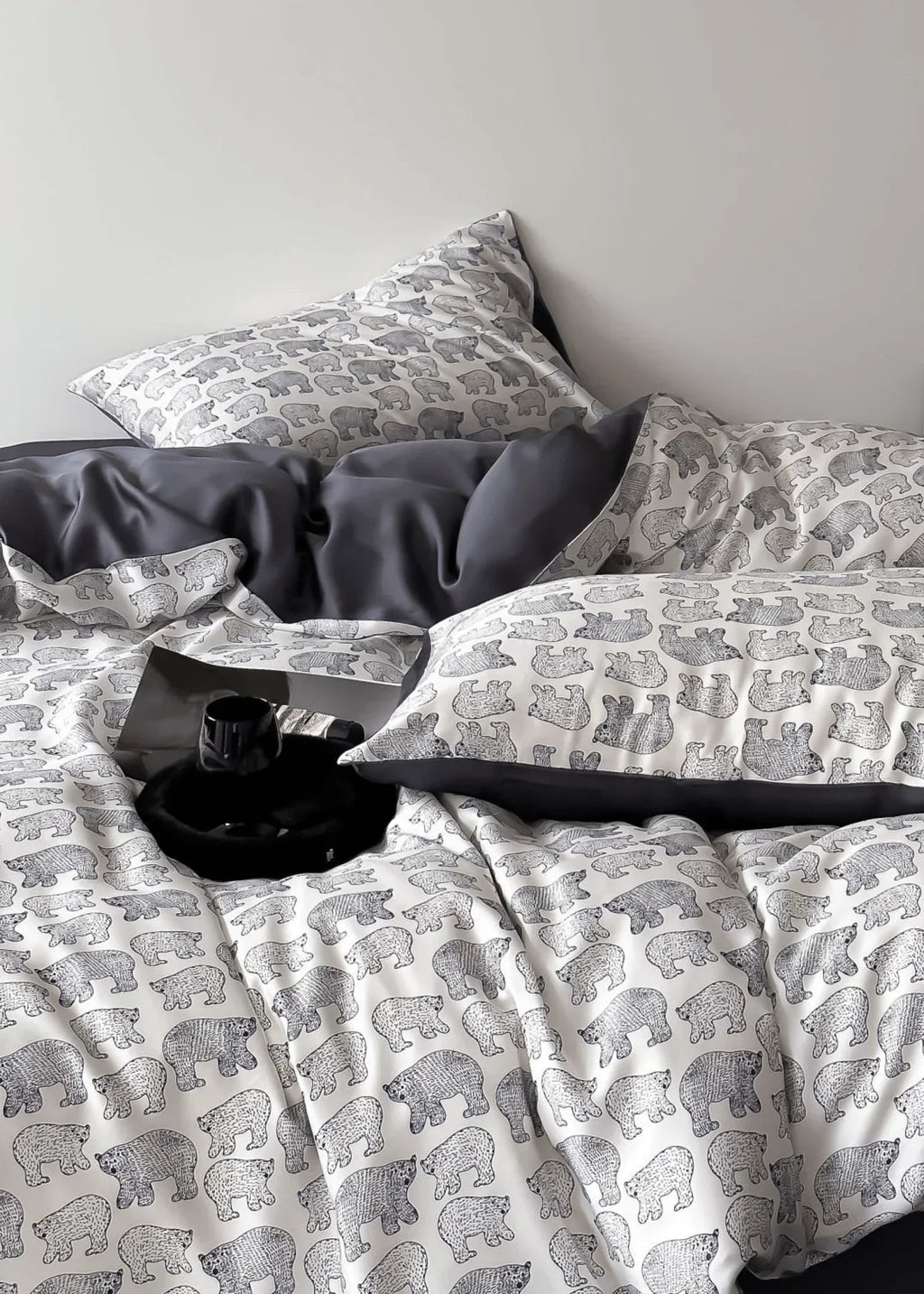 Twilight Zone Silky Tencel Bedding Set / White + Gray Ever Lasting