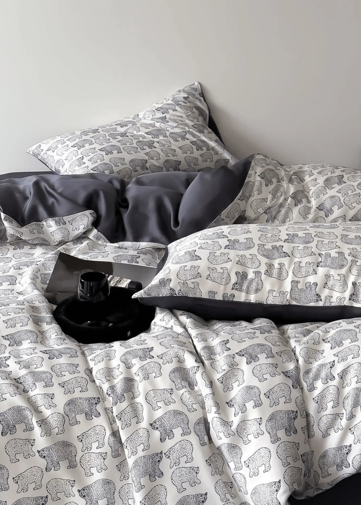 Twilight Zone Silky Tencel Bedding Set / White + Gray Ever Lasting