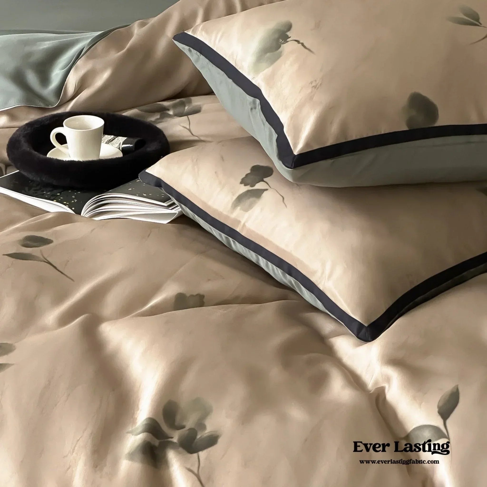 Twilight Zone Silky Tencel Bedding Set / White + Gray Ever Lasting