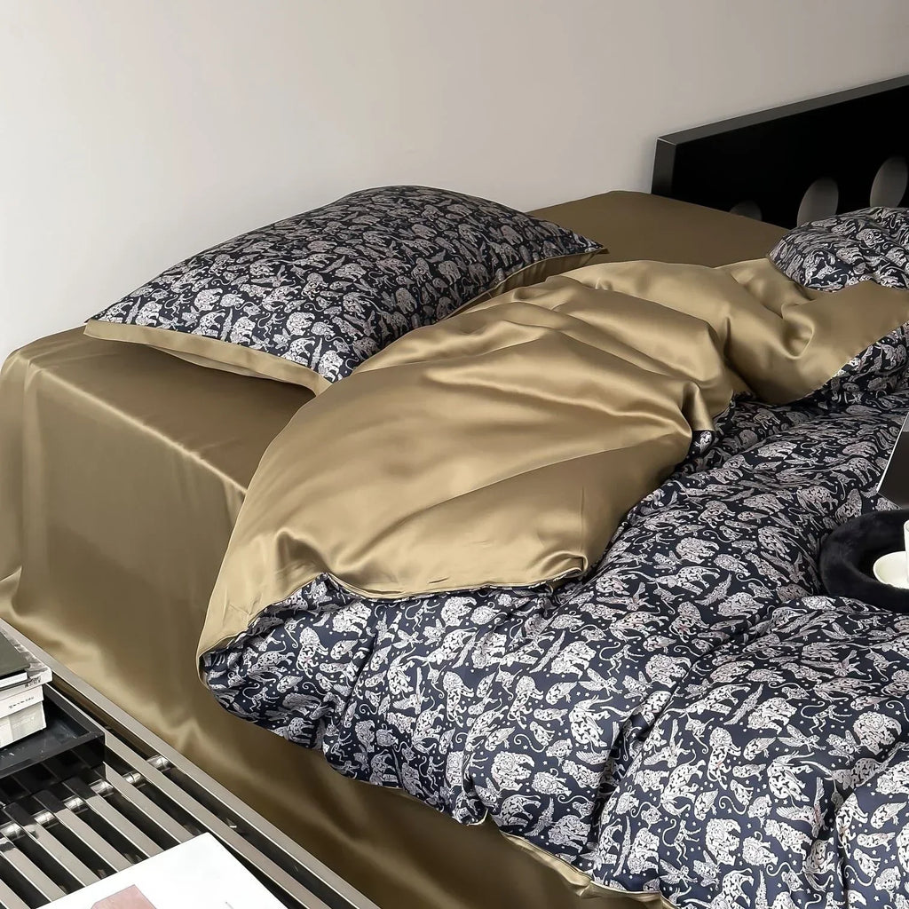 Twilight Zone Silky Tencel Bedding Set / White + Gray Ever Lasting