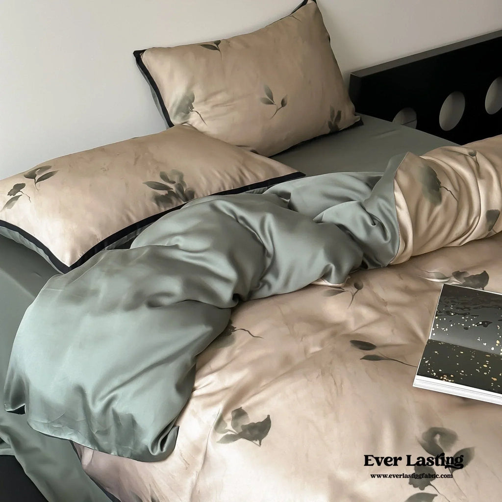 Twilight Zone Silky Tencel Bedding Set / White + Gray Ever Lasting