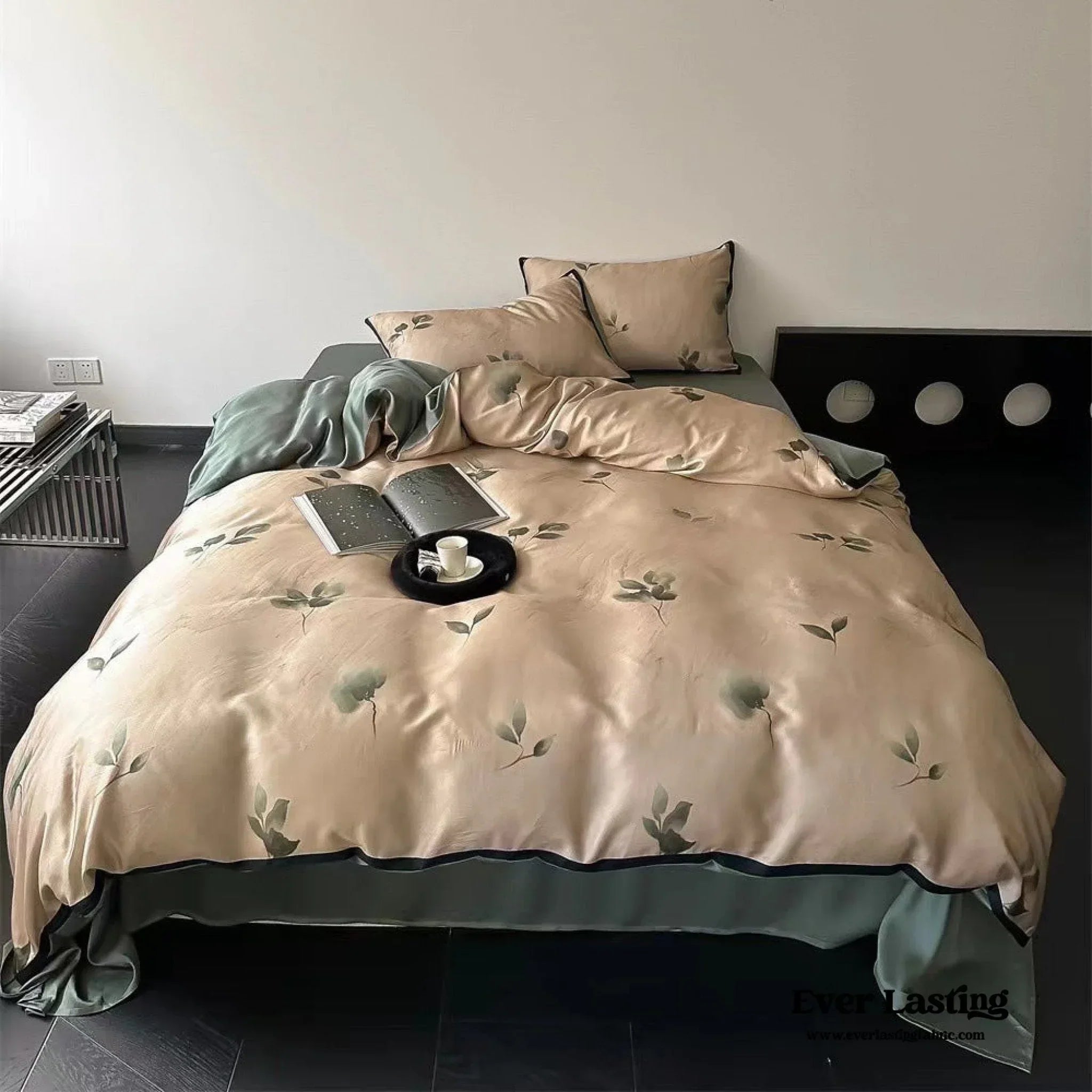 Twilight Zone Silky Tencel Bedding Set / White + Gray Ever Lasting