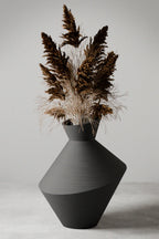 Eclipse Vase, front view - House Of Avana