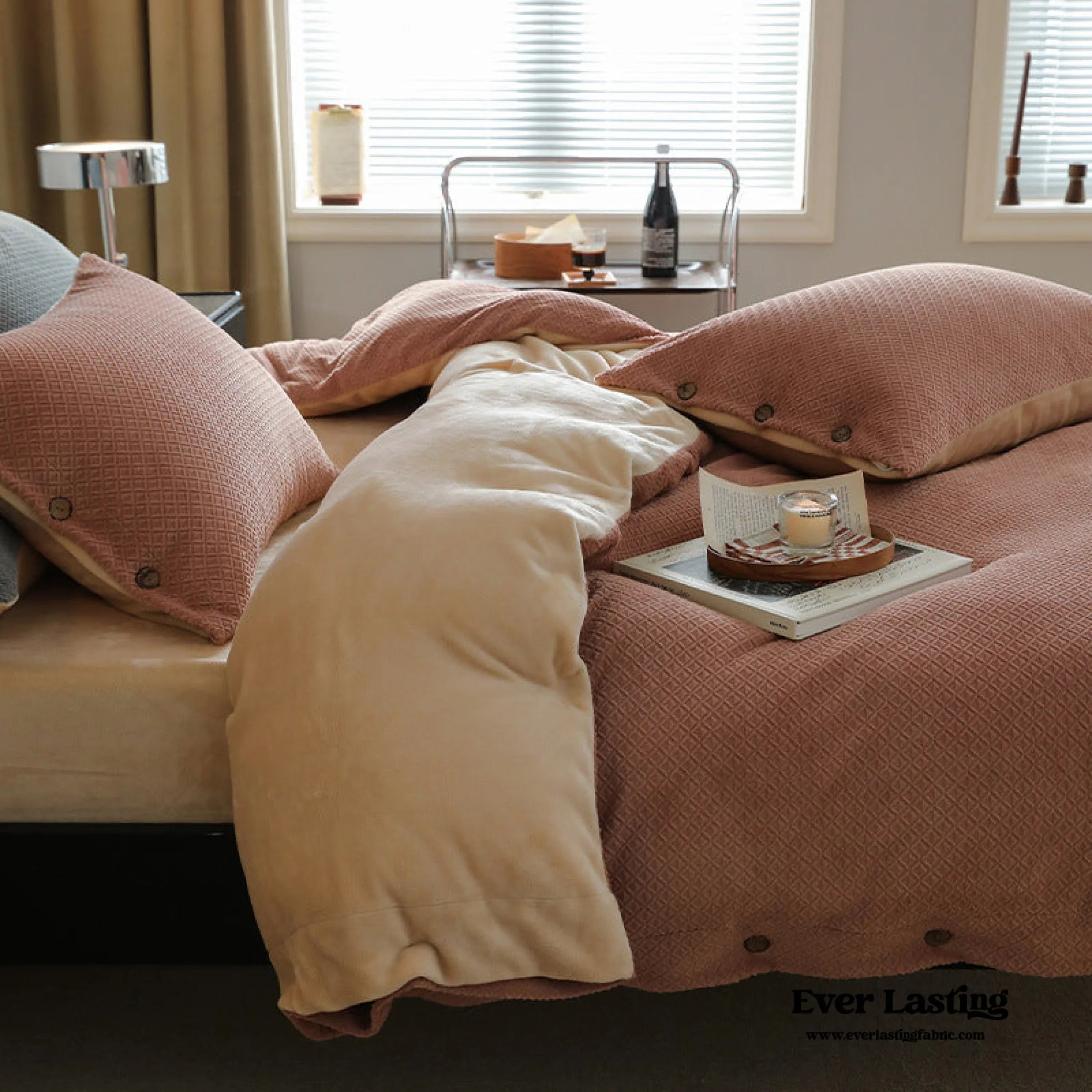 Velvet Buttoned Bedding Set / Orange Ever Lasting