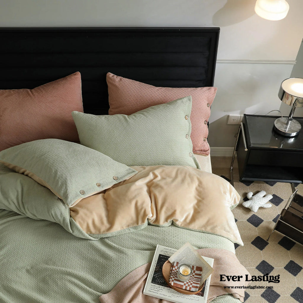 Velvet Buttoned Bedding Set / Orange Ever Lasting
