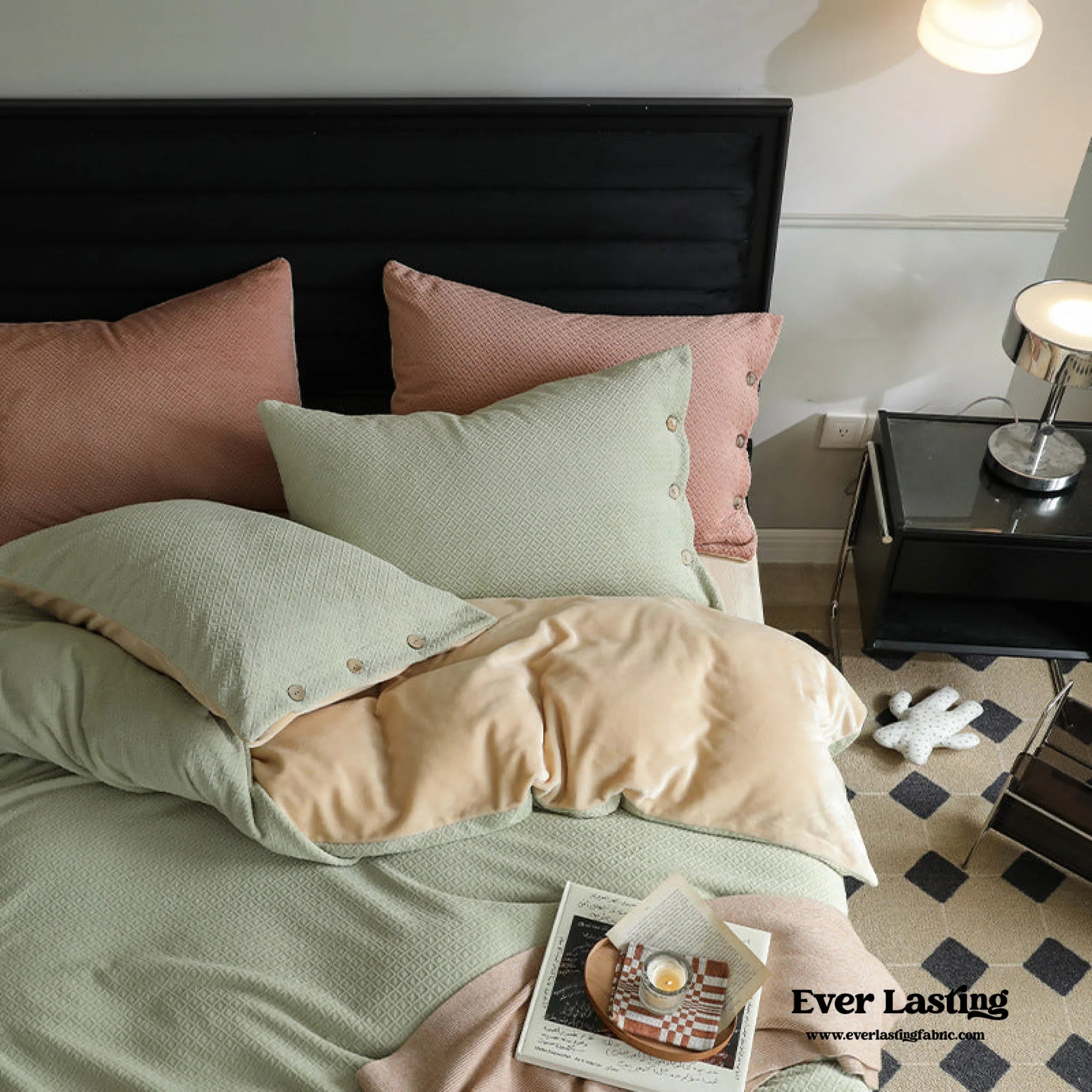 Velvet Buttoned Bedding Set / Orange Ever Lasting