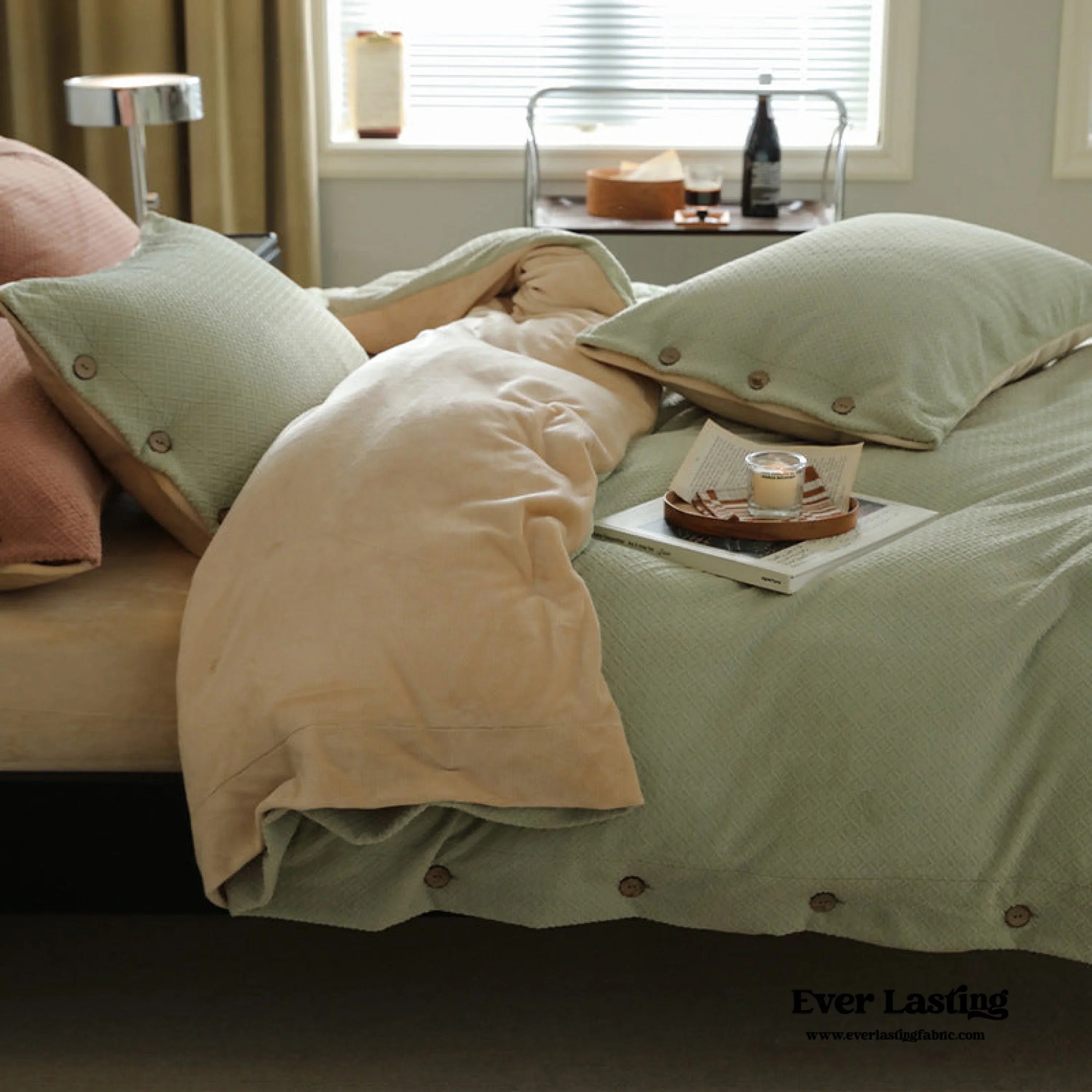 Velvet Buttoned Bedding Set / Orange Ever Lasting