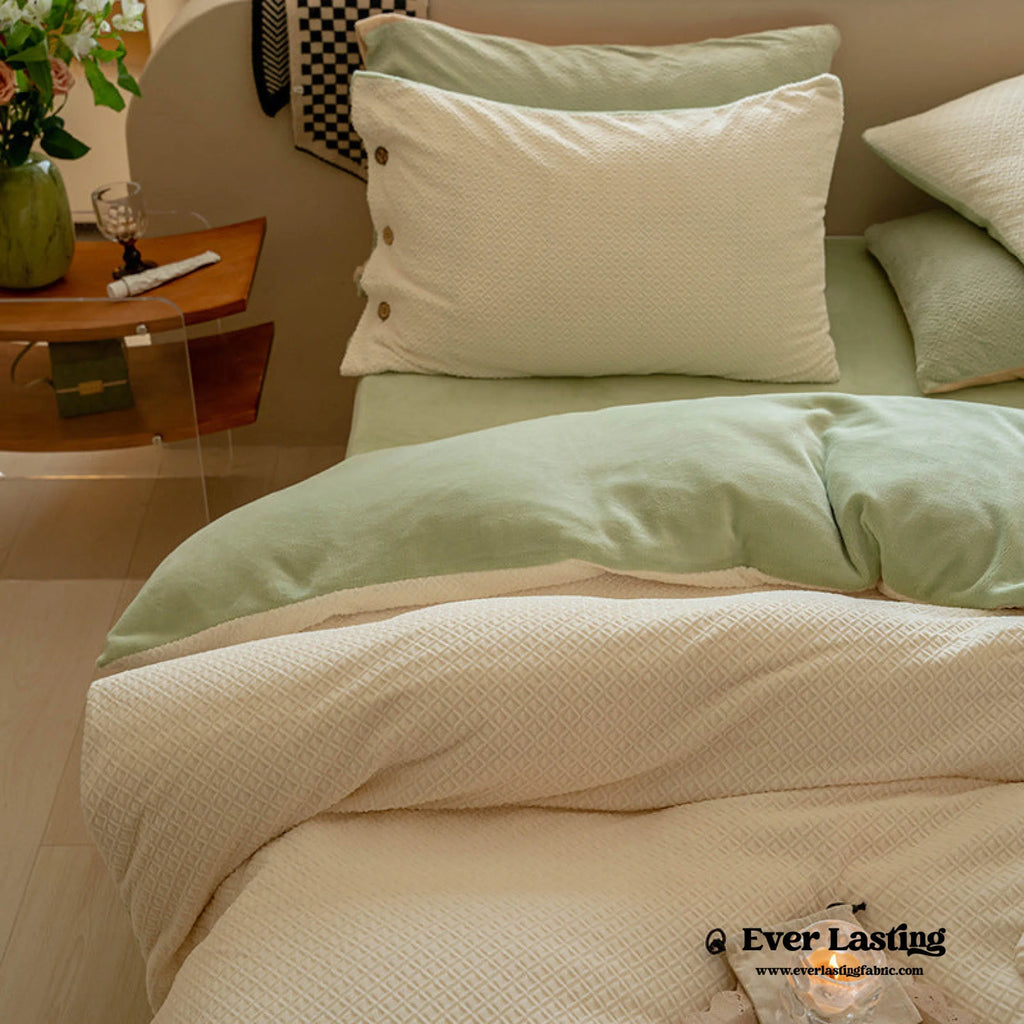 Velvet Buttoned Bedding Set / Orange Ever Lasting