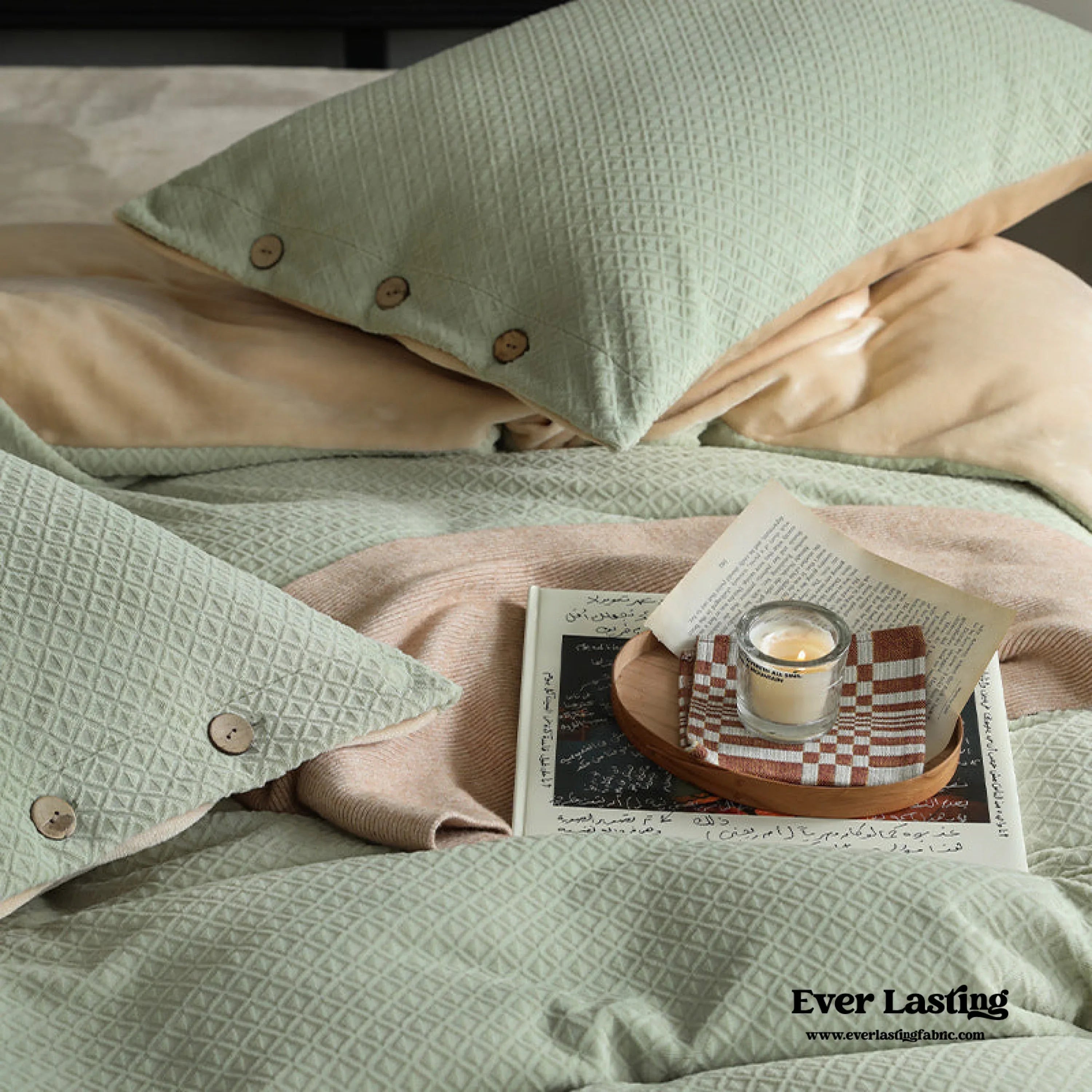 Velvet Buttoned Bedding Set / Orange Ever Lasting