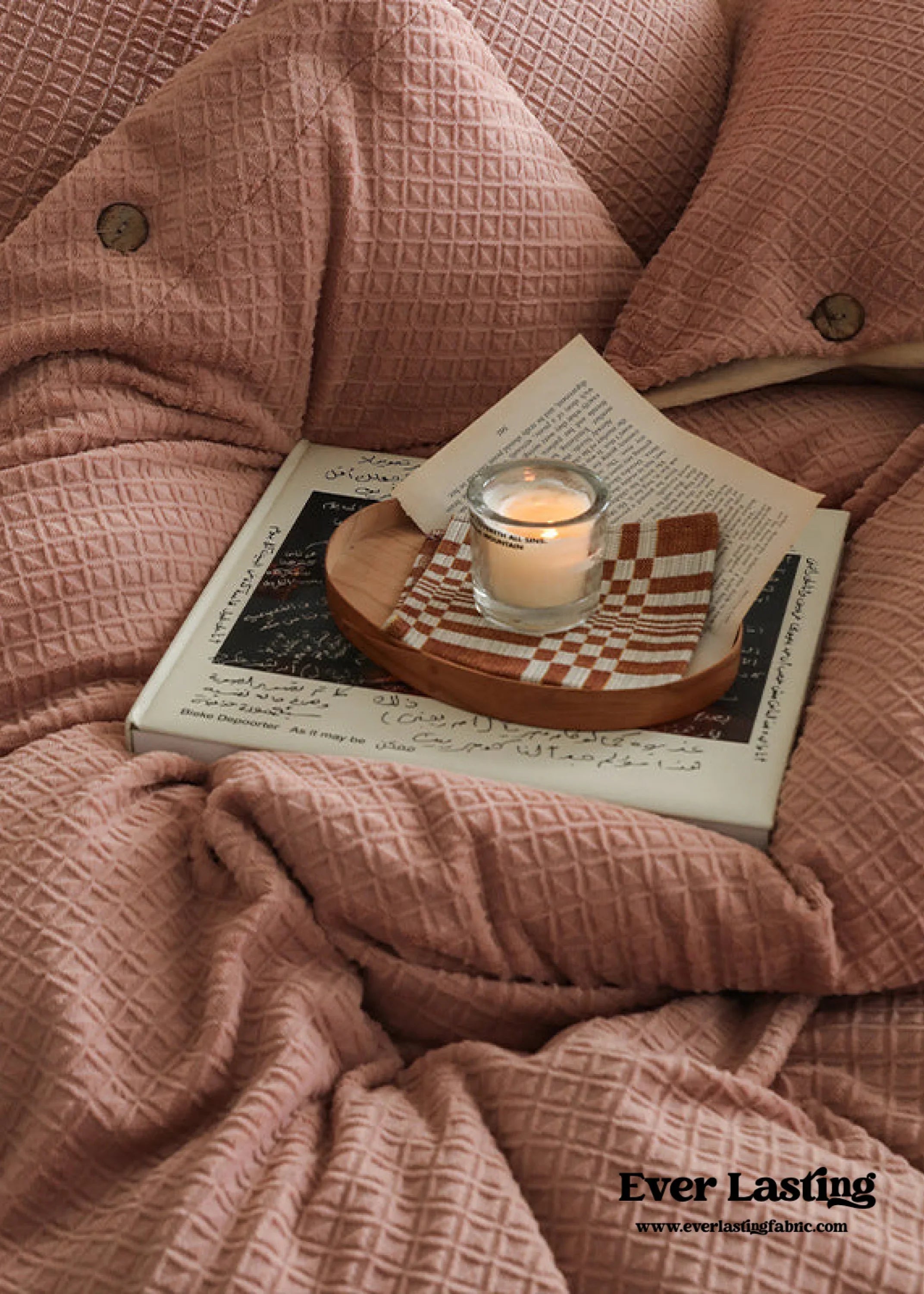 Velvet Buttoned Bedding Set / Orange Ever Lasting