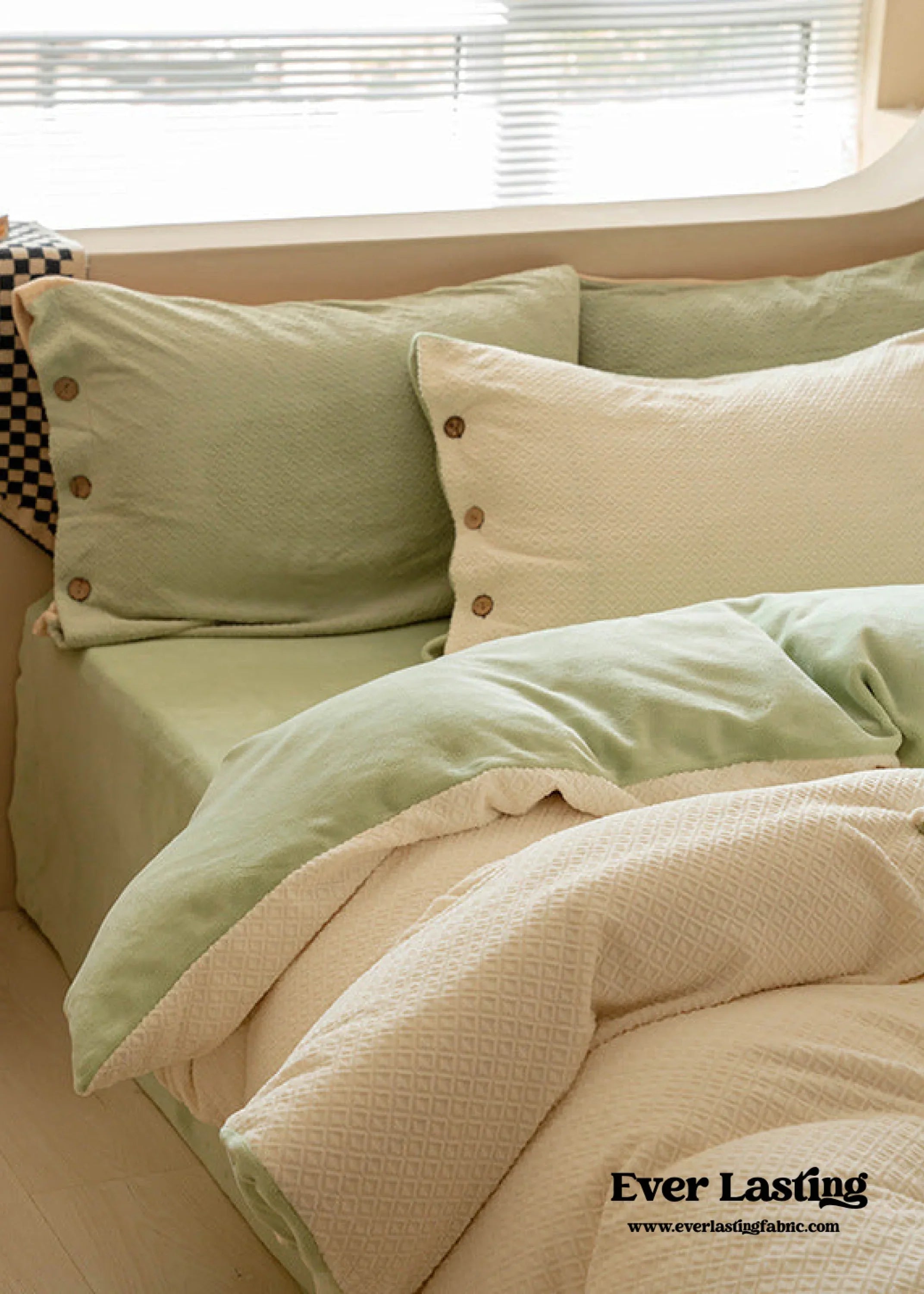 Velvet Buttoned Bedding Set / Orange Ever Lasting