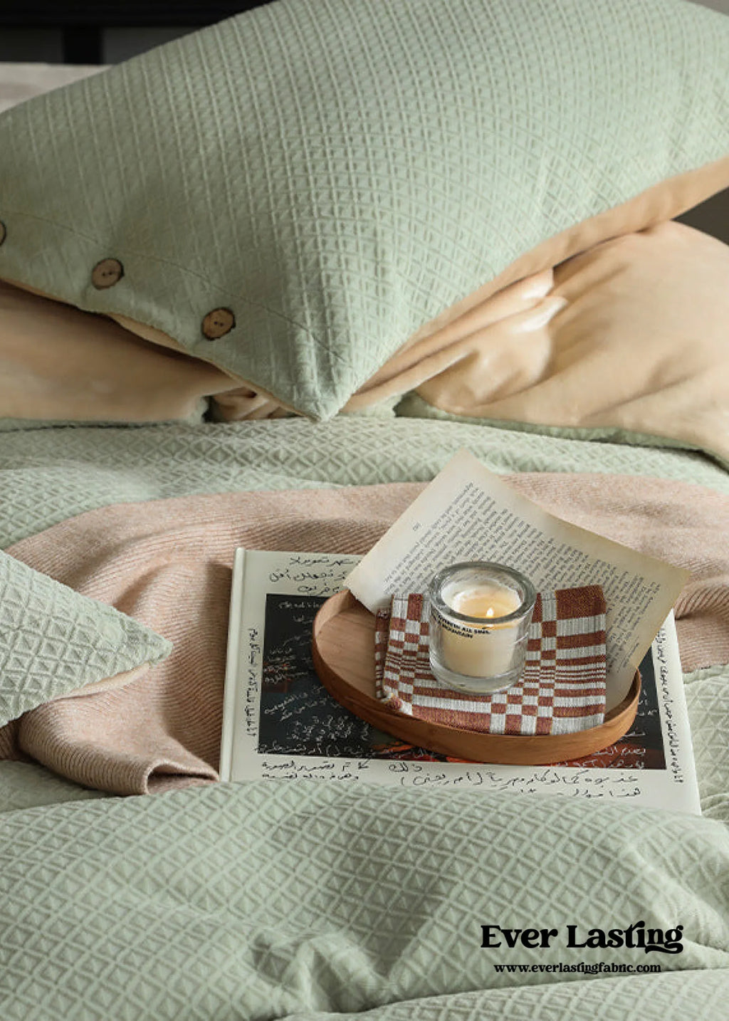 Velvet Buttoned Bedding Set / Orange Ever Lasting