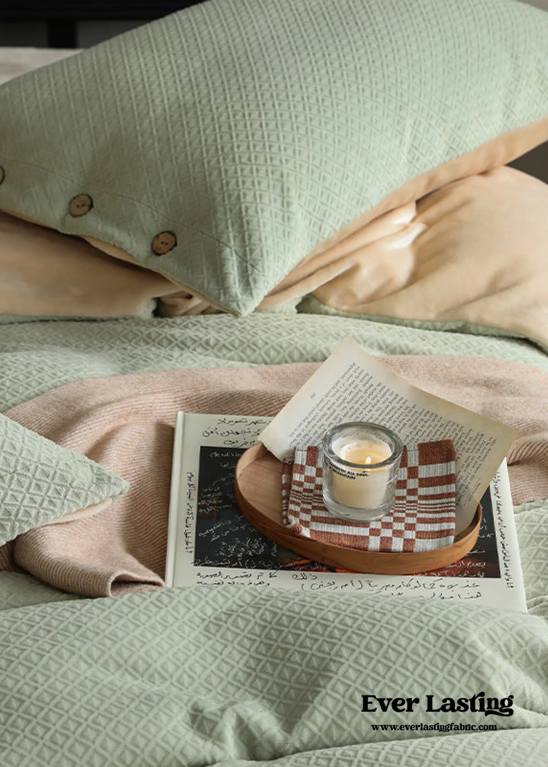 Velvet Buttoned Bedding Set / Orange Ever Lasting