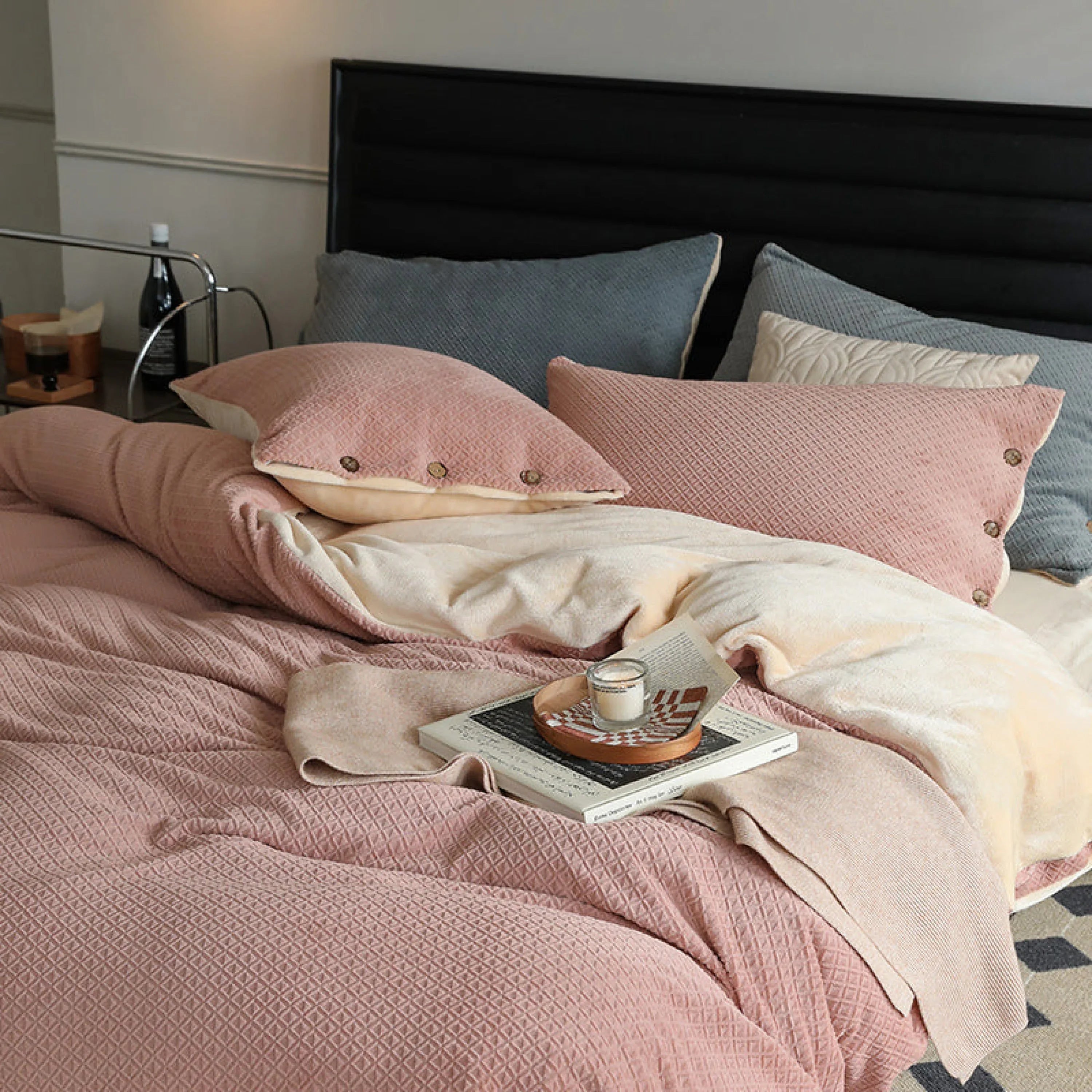 Velvet Buttoned Bedding Set / Rust Pink Ever Lasting