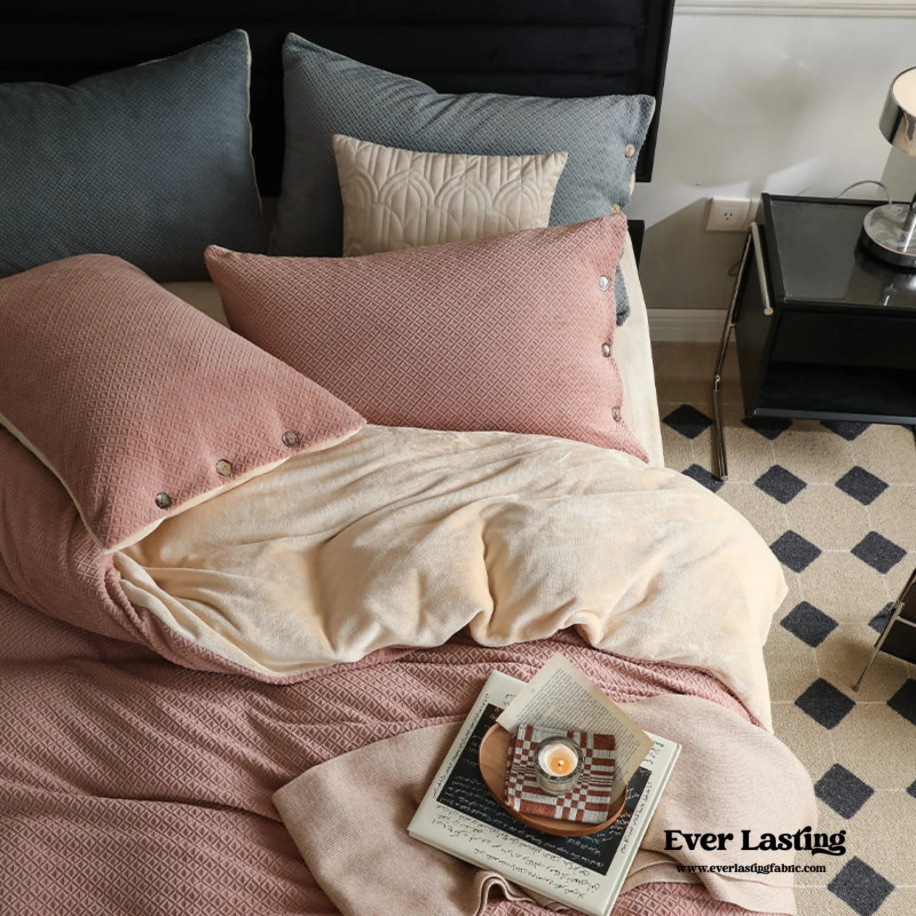 Velvet Buttoned Bedding Set / Rust Pink Ever Lasting