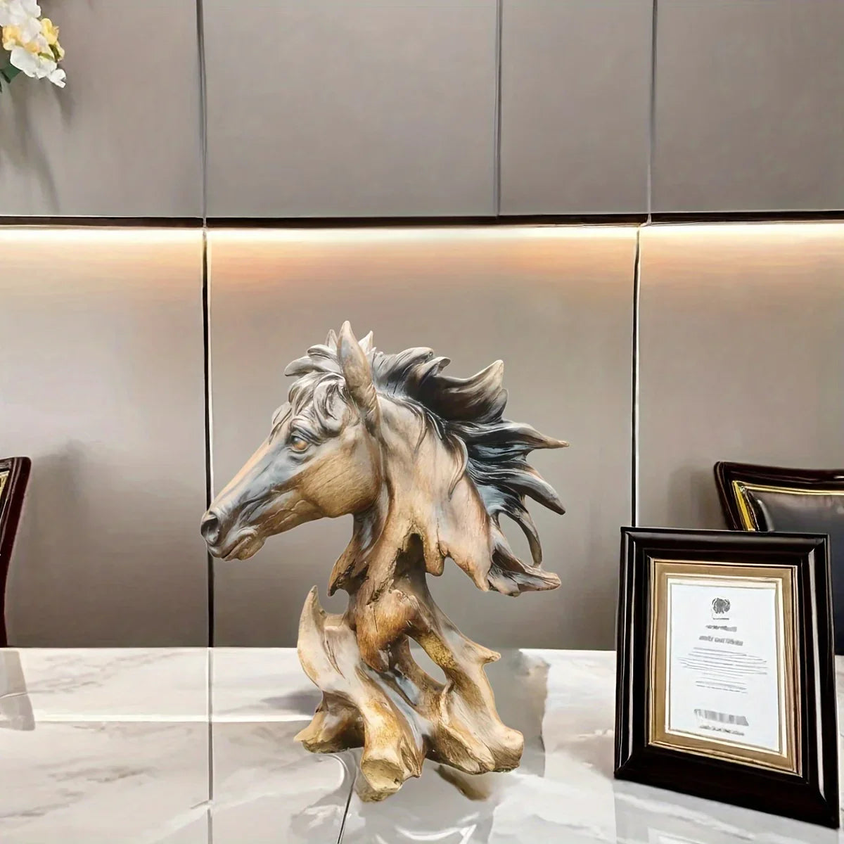 Vintage Resin Horse Head Sculpture: Perfect for Indoor Decoration - Suitable for Christmas, Halloween, Easter, Thanksgiving, Graduation, and More - No Electricity Required - House Of Avana