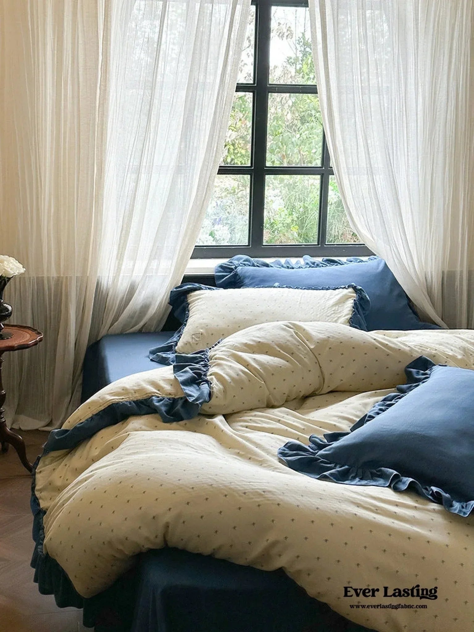 Vivienne Floral Double Gauze Bedding Set / Cobalt Blue Ever Lasting