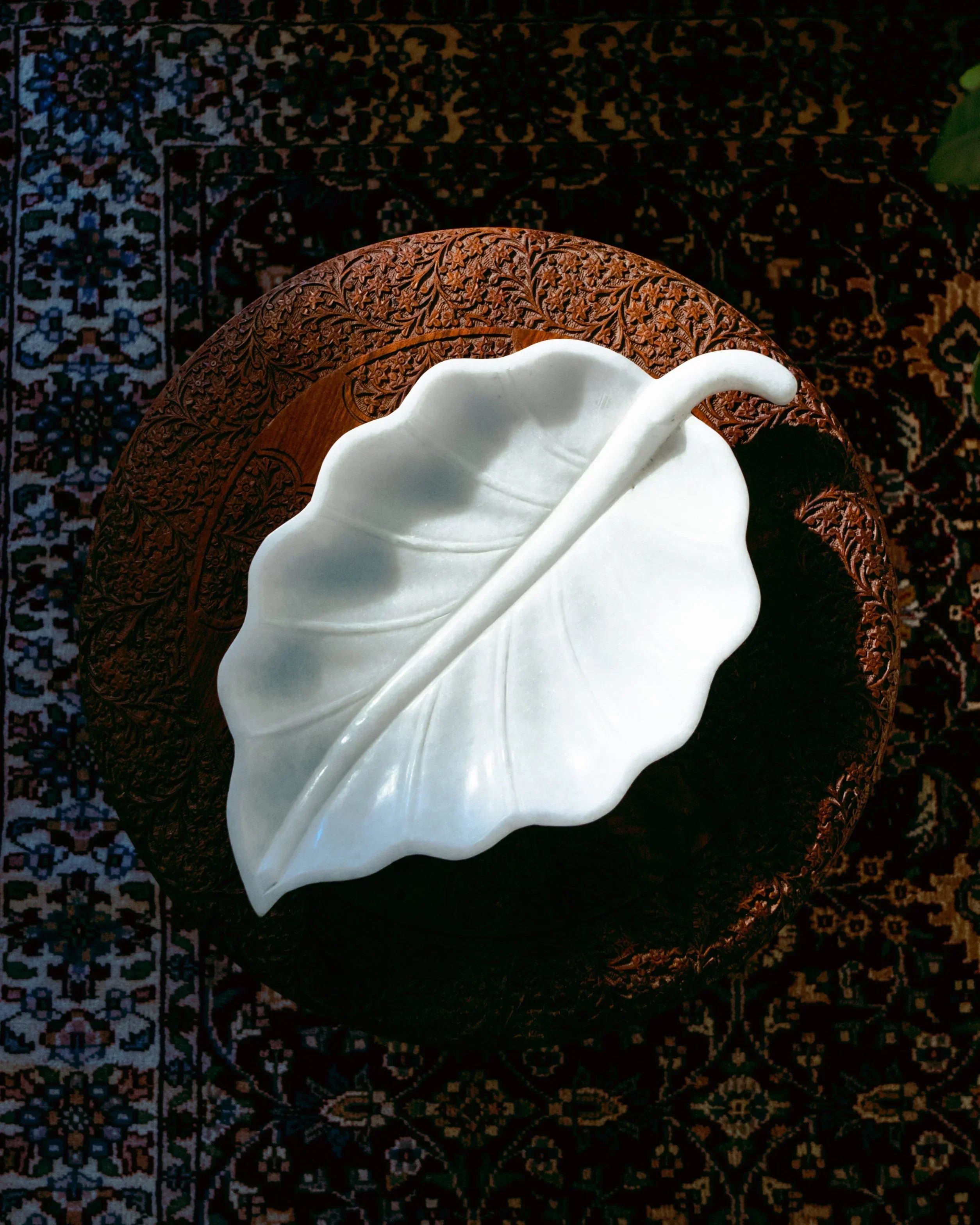 White Makrana Marble Peepal Leaf Bowl Sangemar