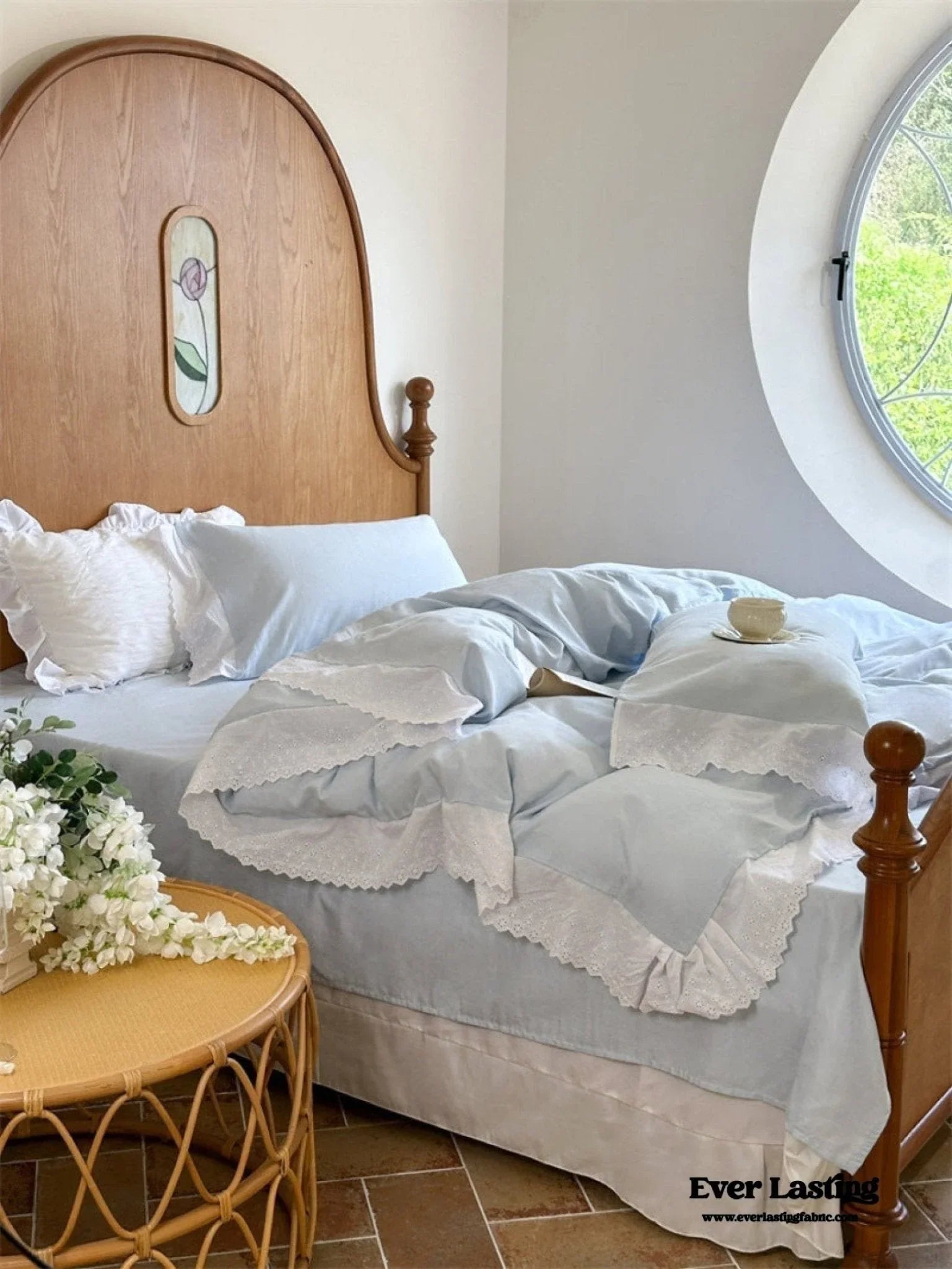 White Ruffle Lace Bedding Set / Purple Ever Lasting