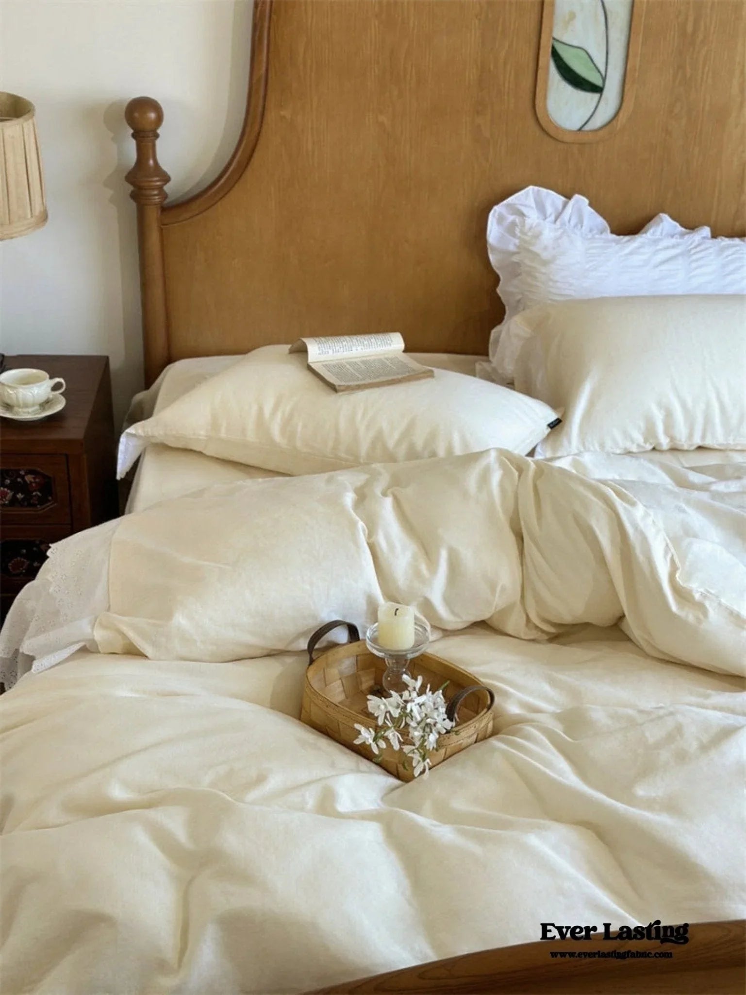 White Ruffle Lace Bedding Set / Purple Ever Lasting